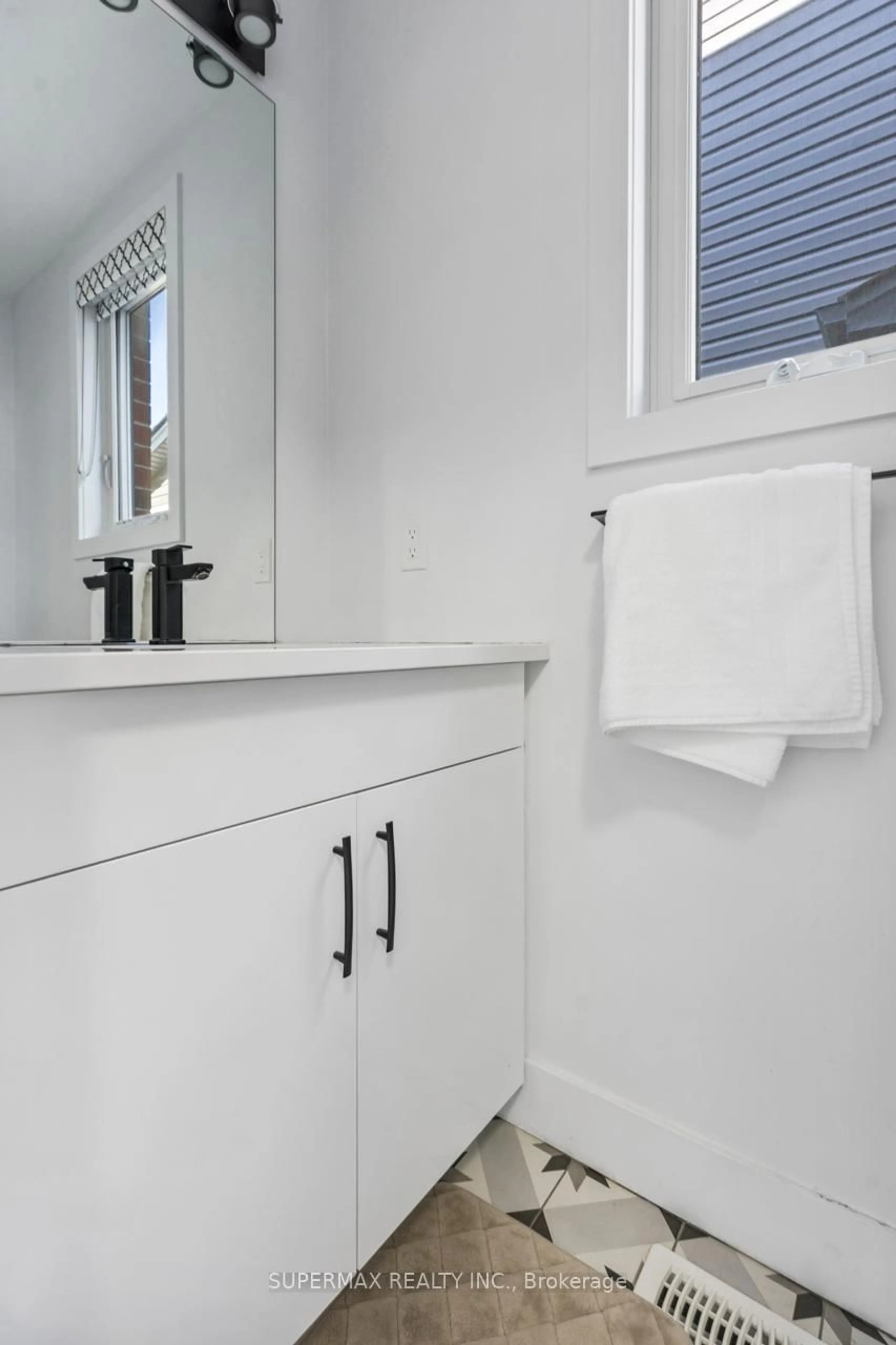 Standard bathroom, ceramic/tile floor for 1652 Chelton Crt, London South Ontario N6M 0A2