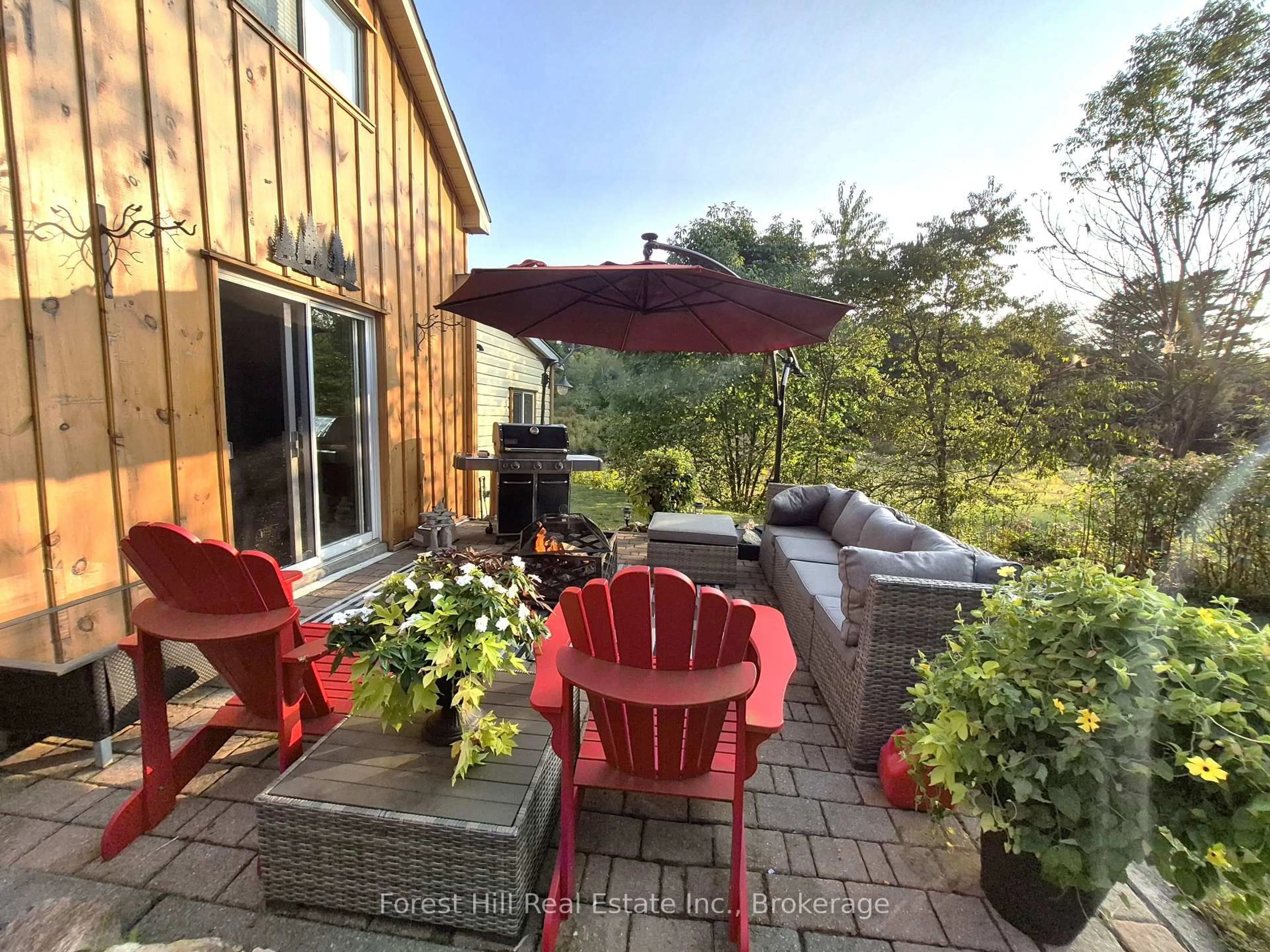 Patio, water/lake/river/ocean view for 77 James Bay Junction Rd, Seguin Ontario P2A 0B2