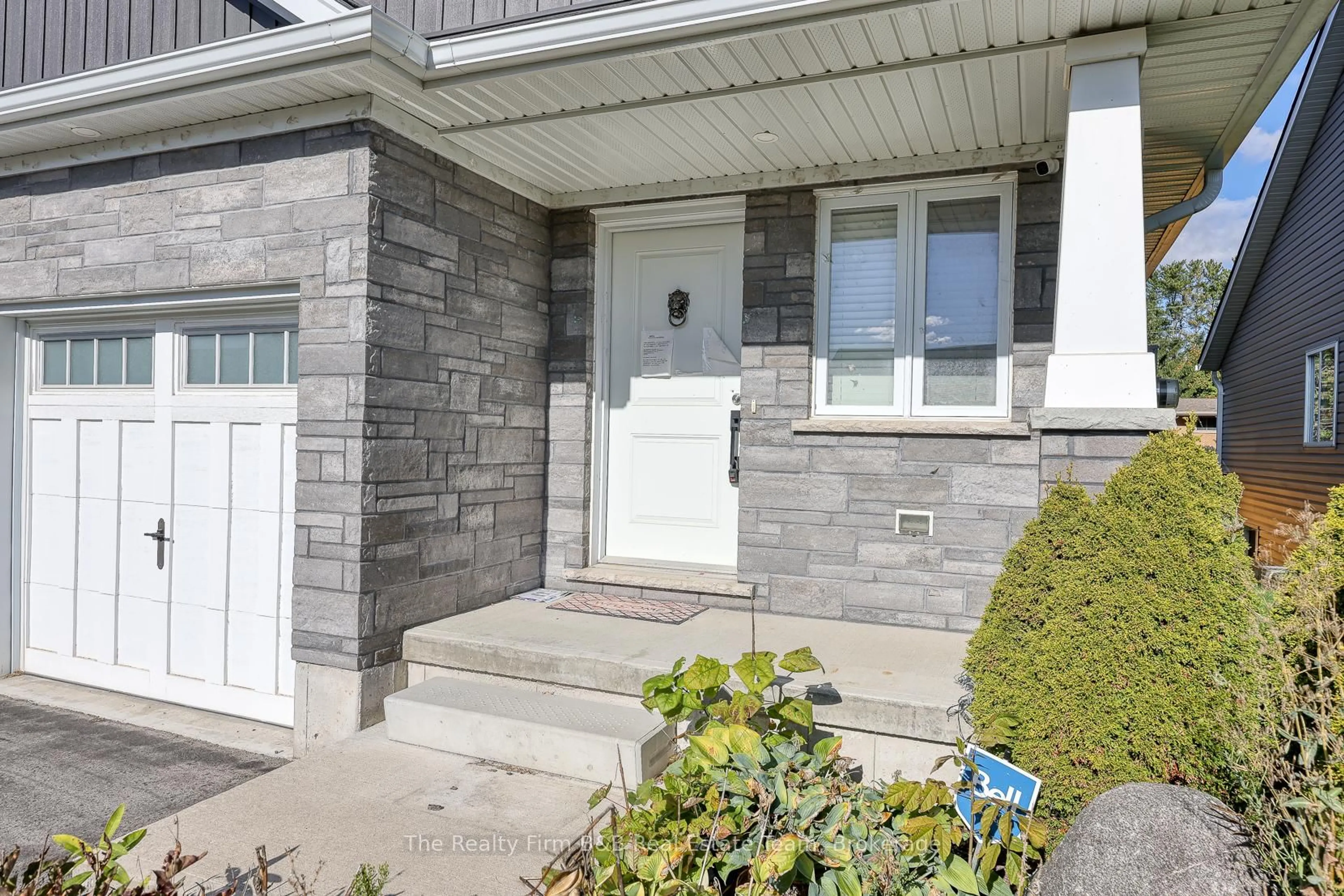 Unknown for 27 Reeves Rd, Ingersoll Ontario N5C 0E1