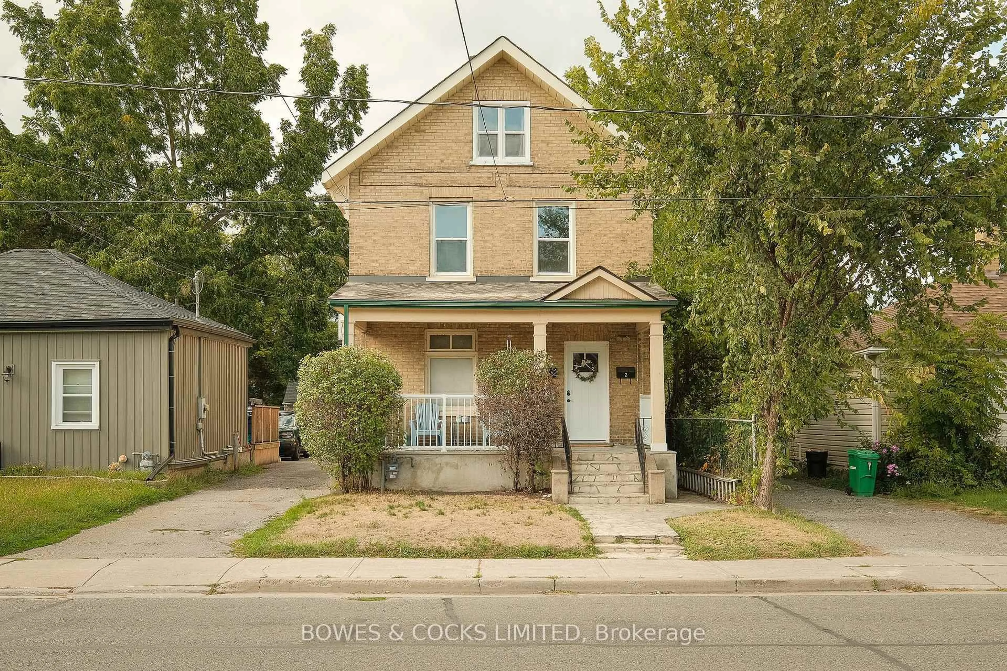 Home with brick exterior material, street for 530 Chamberlain St, Peterborough Ontario K9J 4L5