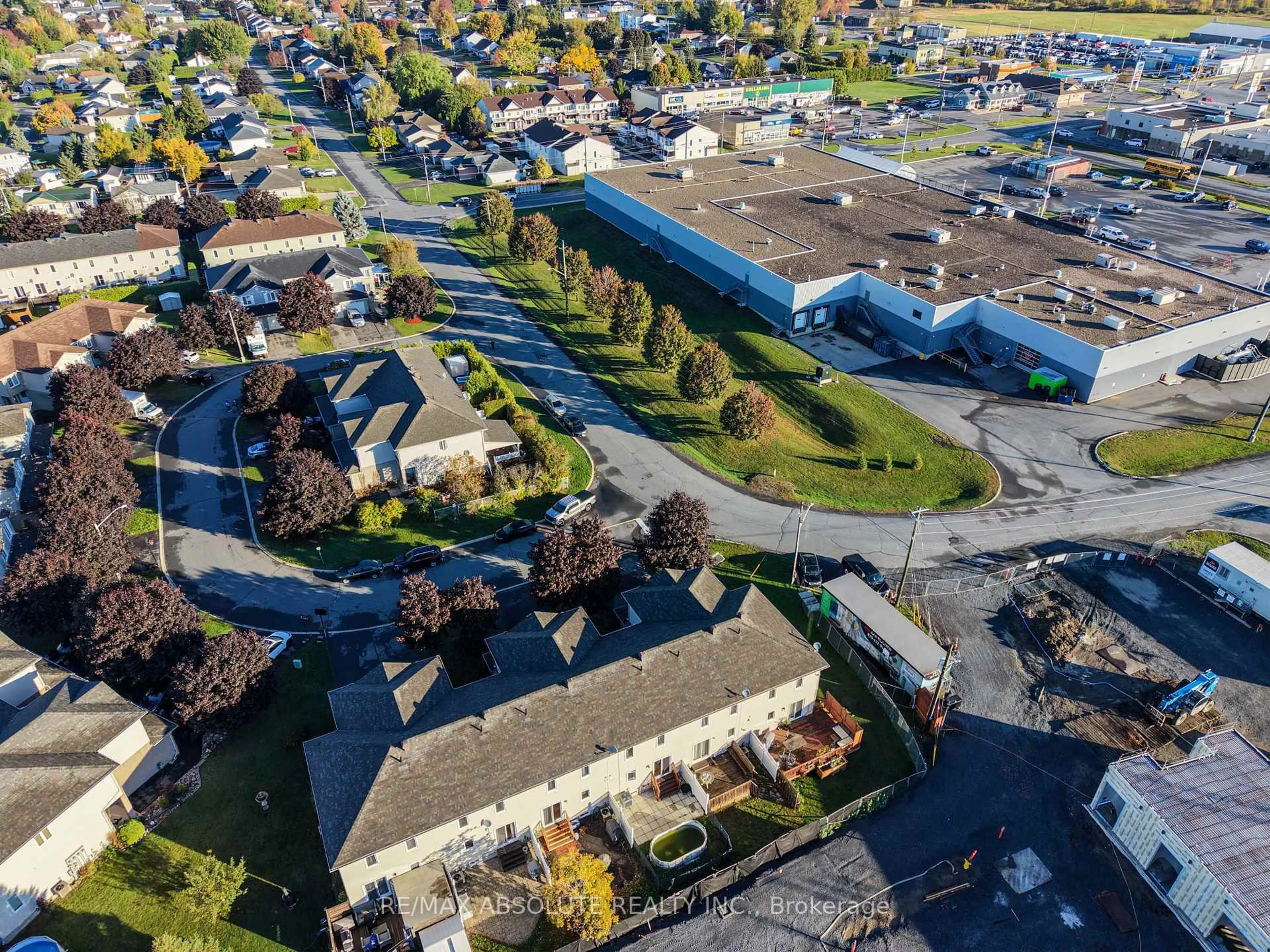 A pic from outside/outdoor area/front of a property/back of a property/a pic from drone, street for 40 Roger Cres, Casselman Ontario K0A 1M0