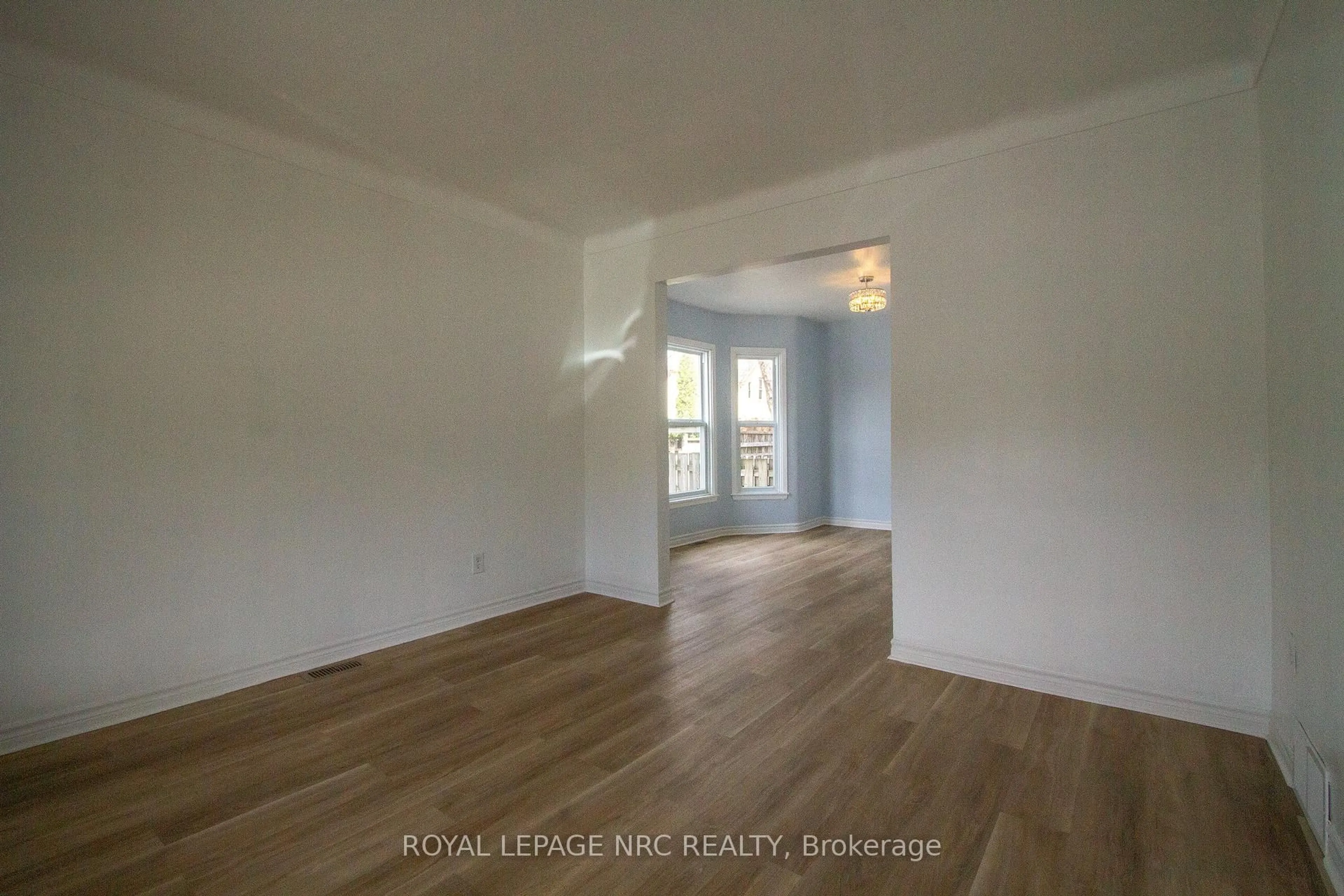A pic of a room for 4900 St Clair Ave, Niagara Falls Ontario L2E 3T6