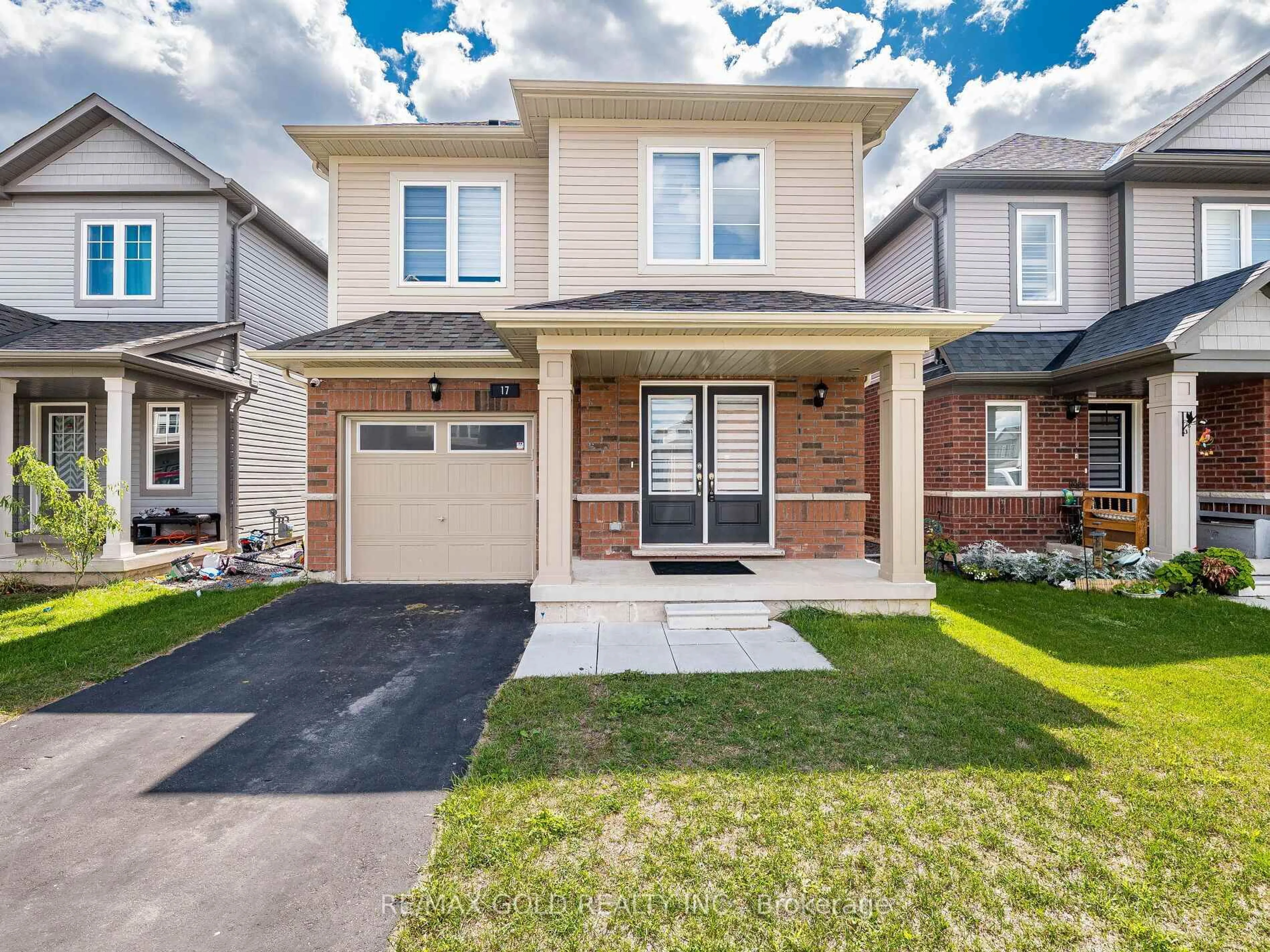 Home with brick exterior material, street for 17 Cottonwood Cres, Welland Ontario L3B 0J3