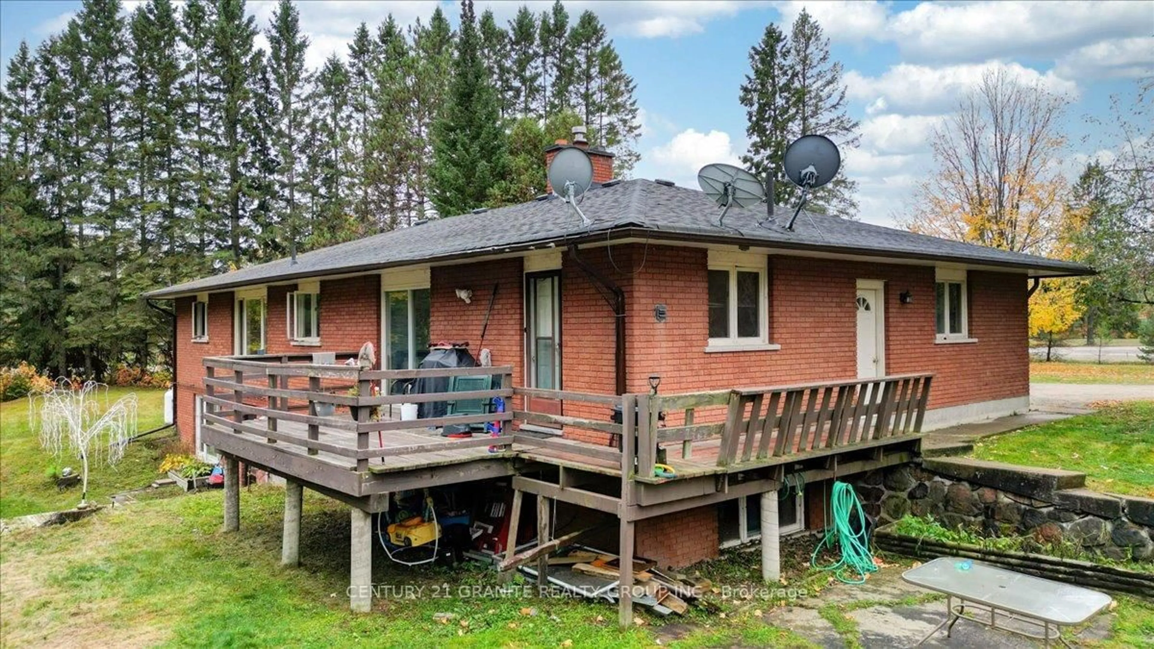 Patio, building for 4 Maxwell Settlement Rd, Bancroft Ontario K0L 1C0