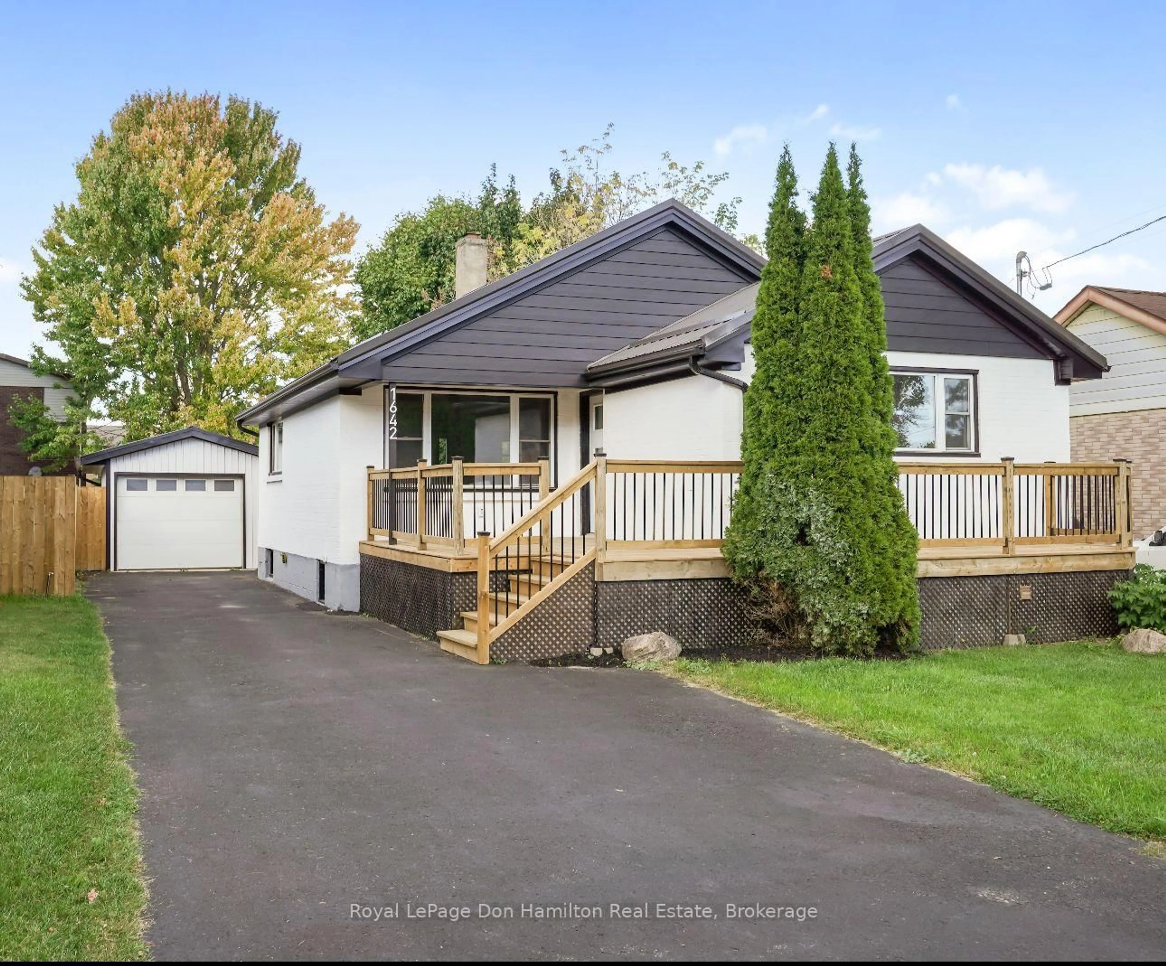 Home with vinyl exterior material, street for 1642 Mardell St, London East Ontario N5V 1X4