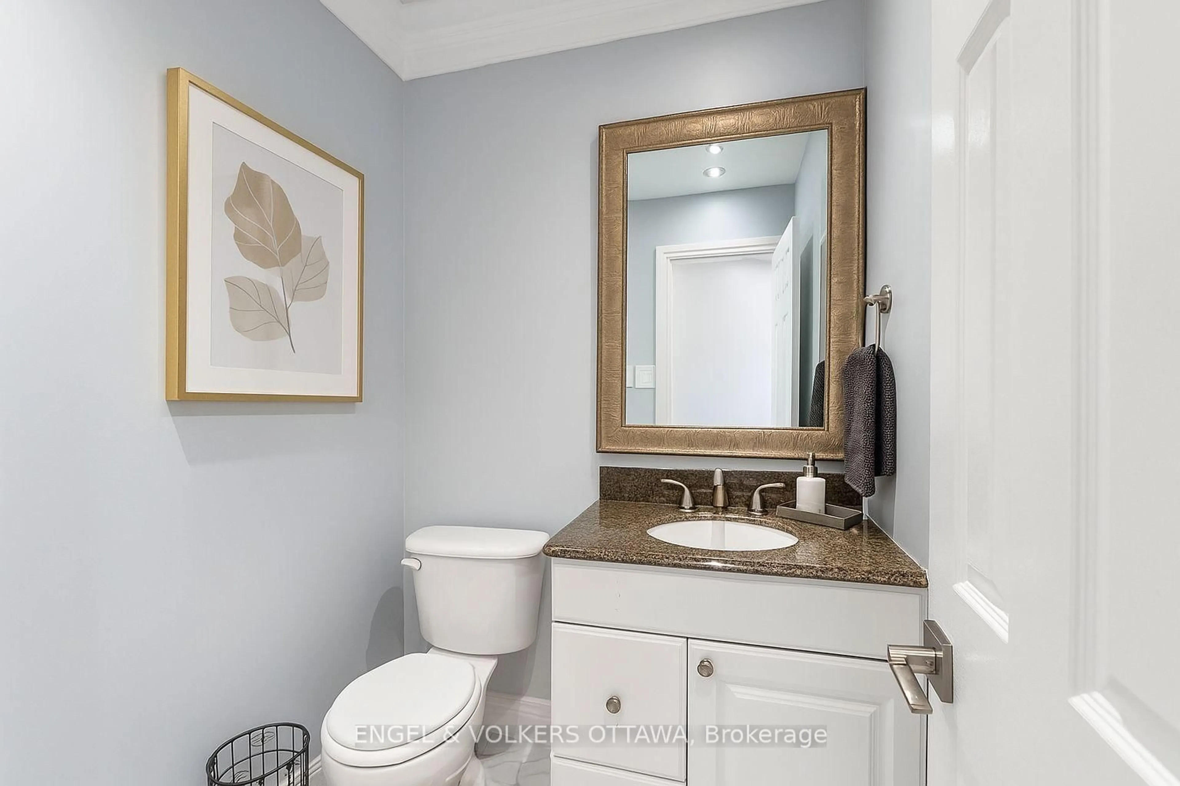 Standard bathroom, ceramic/tile floor for 49 Burlington Cres, Ottawa Ontario K1T 3K8
