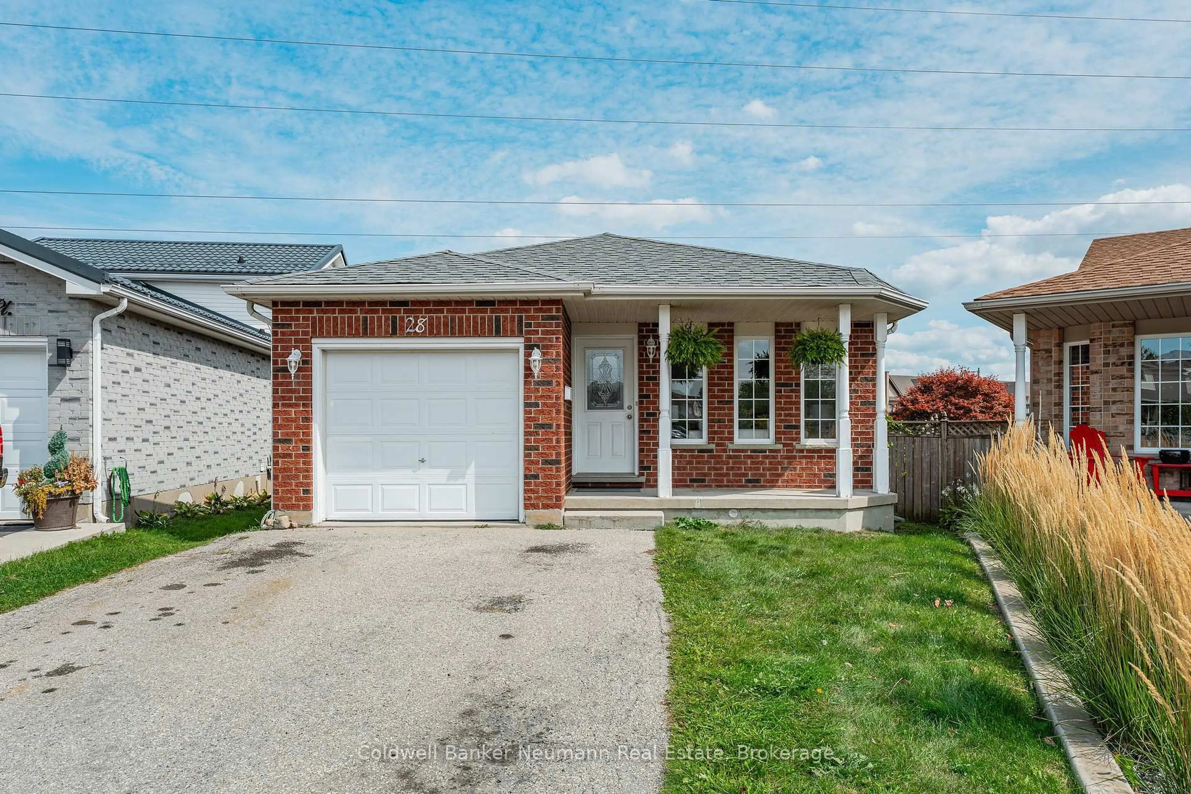Home with brick exterior material, street for 28 Bronwyn Pl, Guelph Ontario N1K 1X1