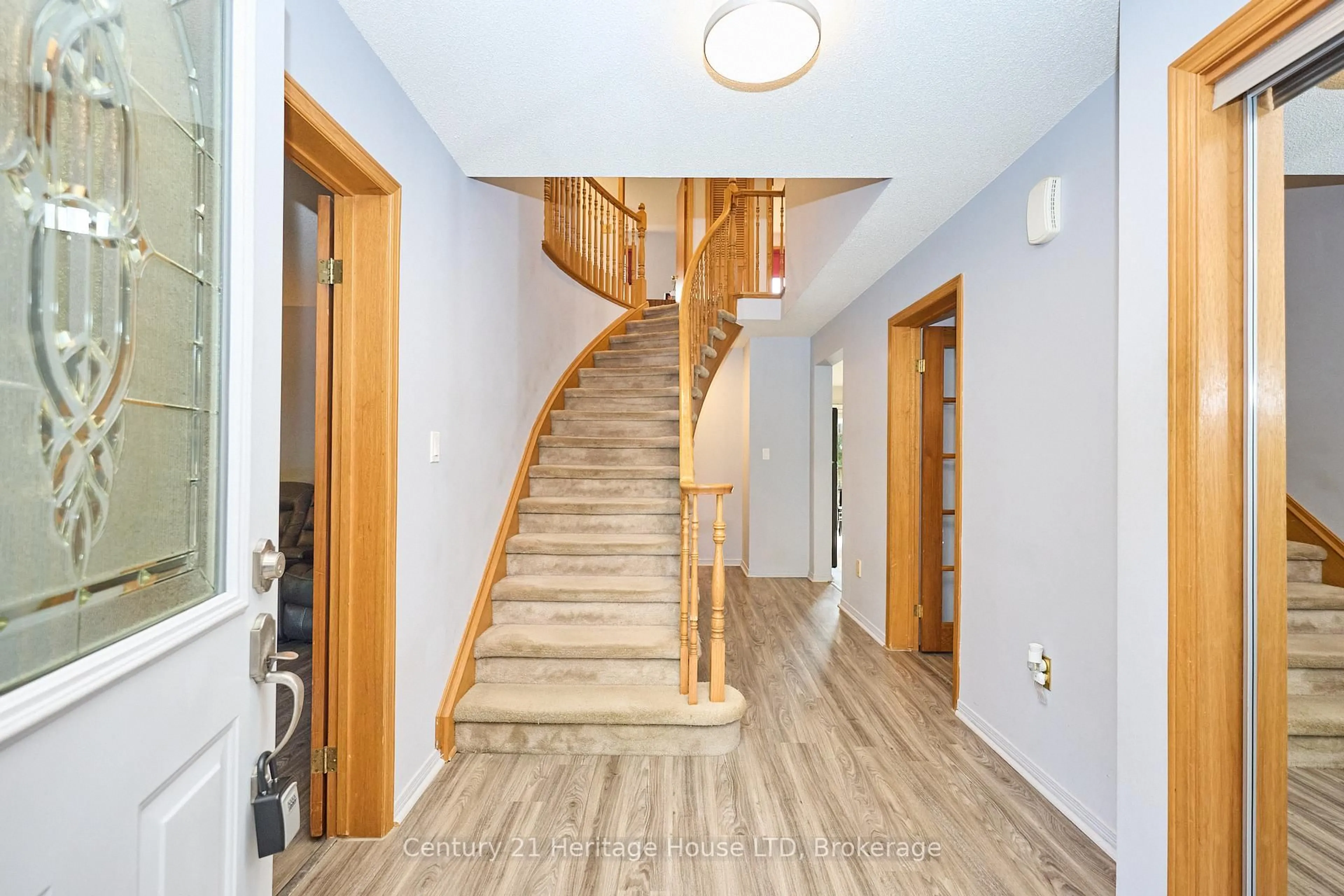 Unknown for 18 Bascary Cres, St. Catharines Ontario L2S 3M8
