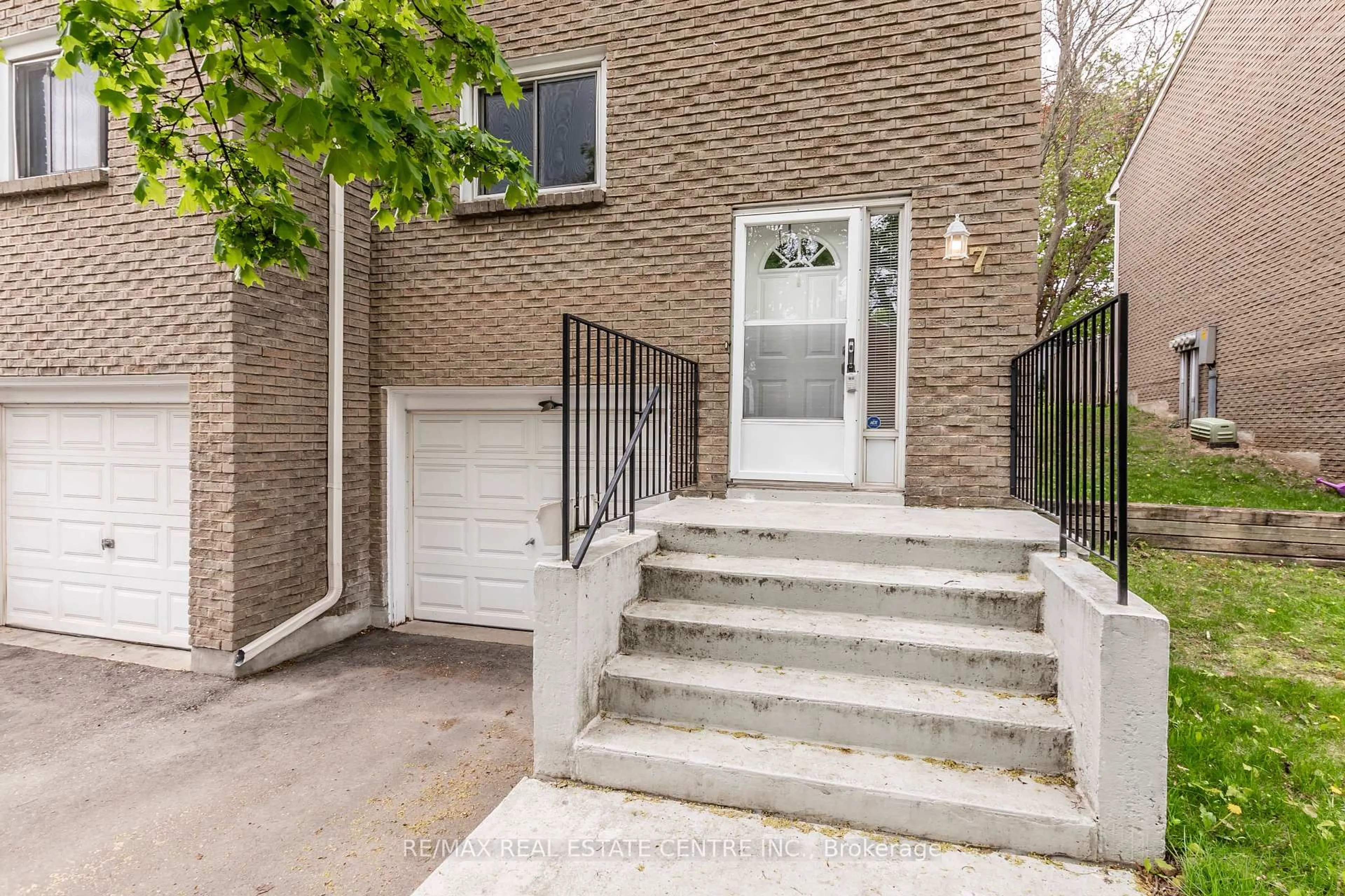 Unknown for 121 Morgan Ave #7, Kitchener Ontario N2A 2M4