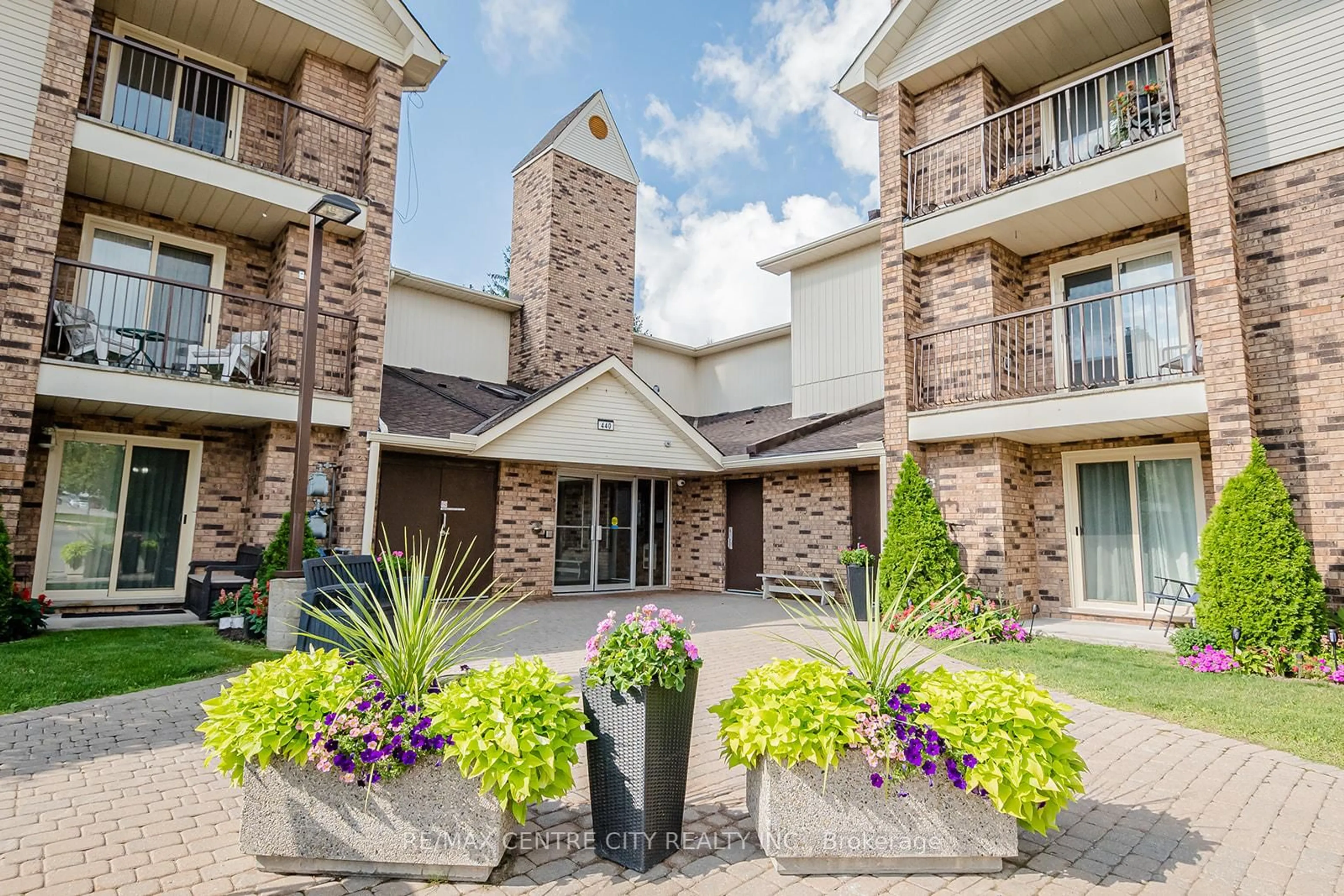 Patio, unknown for 440 Wellington St #311, St. Thomas Ontario N5R 5X5