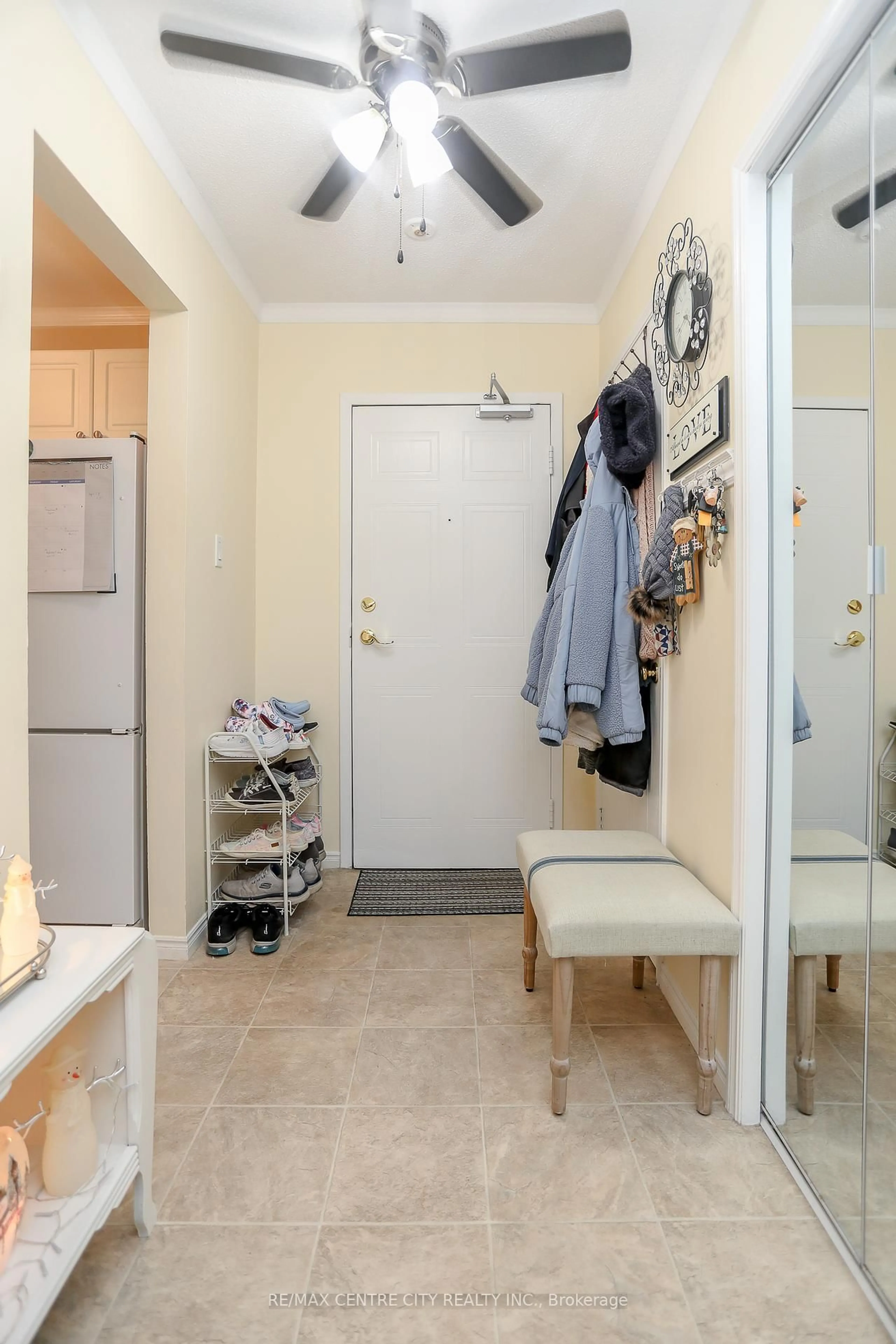 Indoor entryway for 440 Wellington St #311, St. Thomas Ontario N5R 5X5