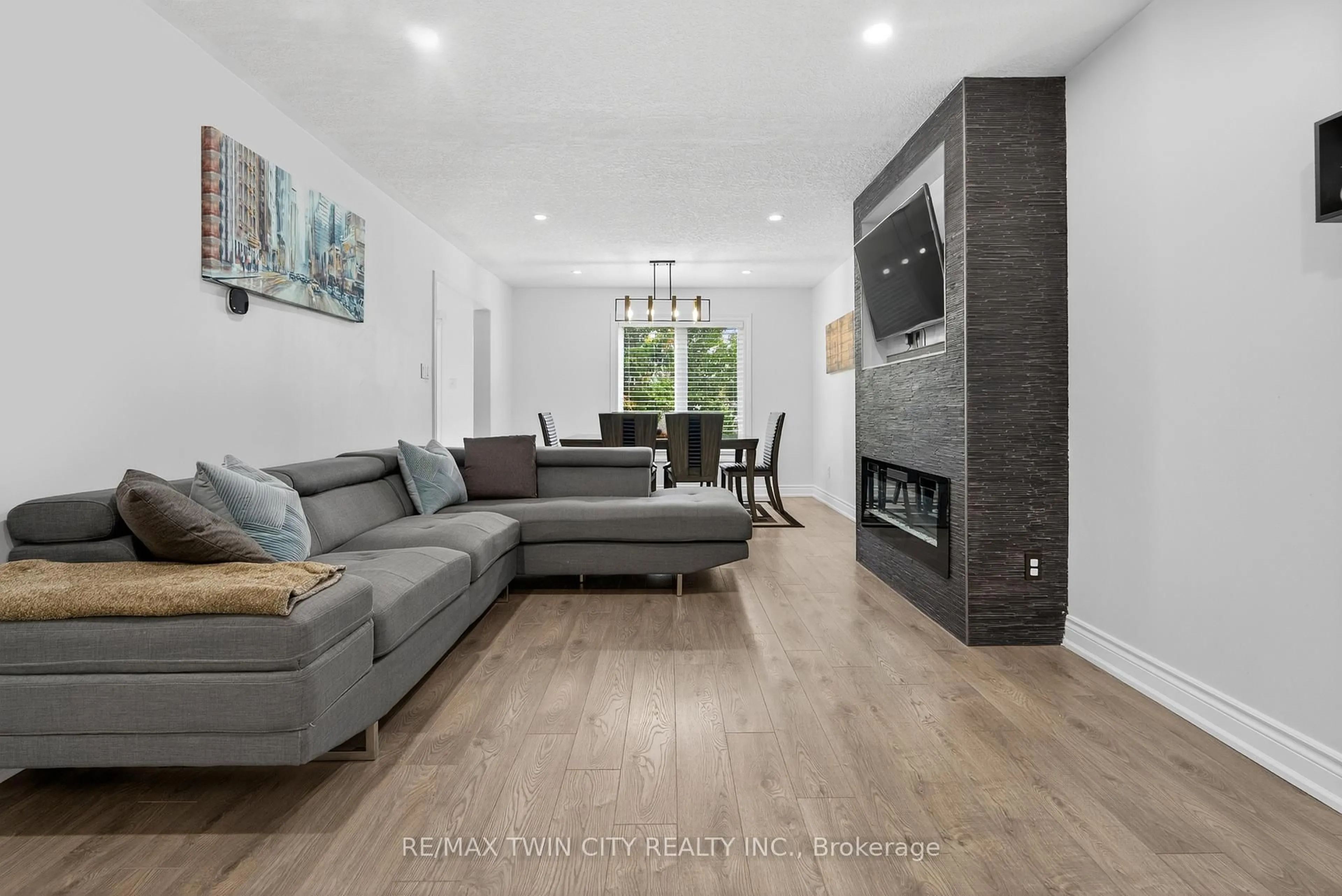 Living room with furniture, unknown for 19 Marl Meadow Dr, Kitchener Ontario N2R 1L1