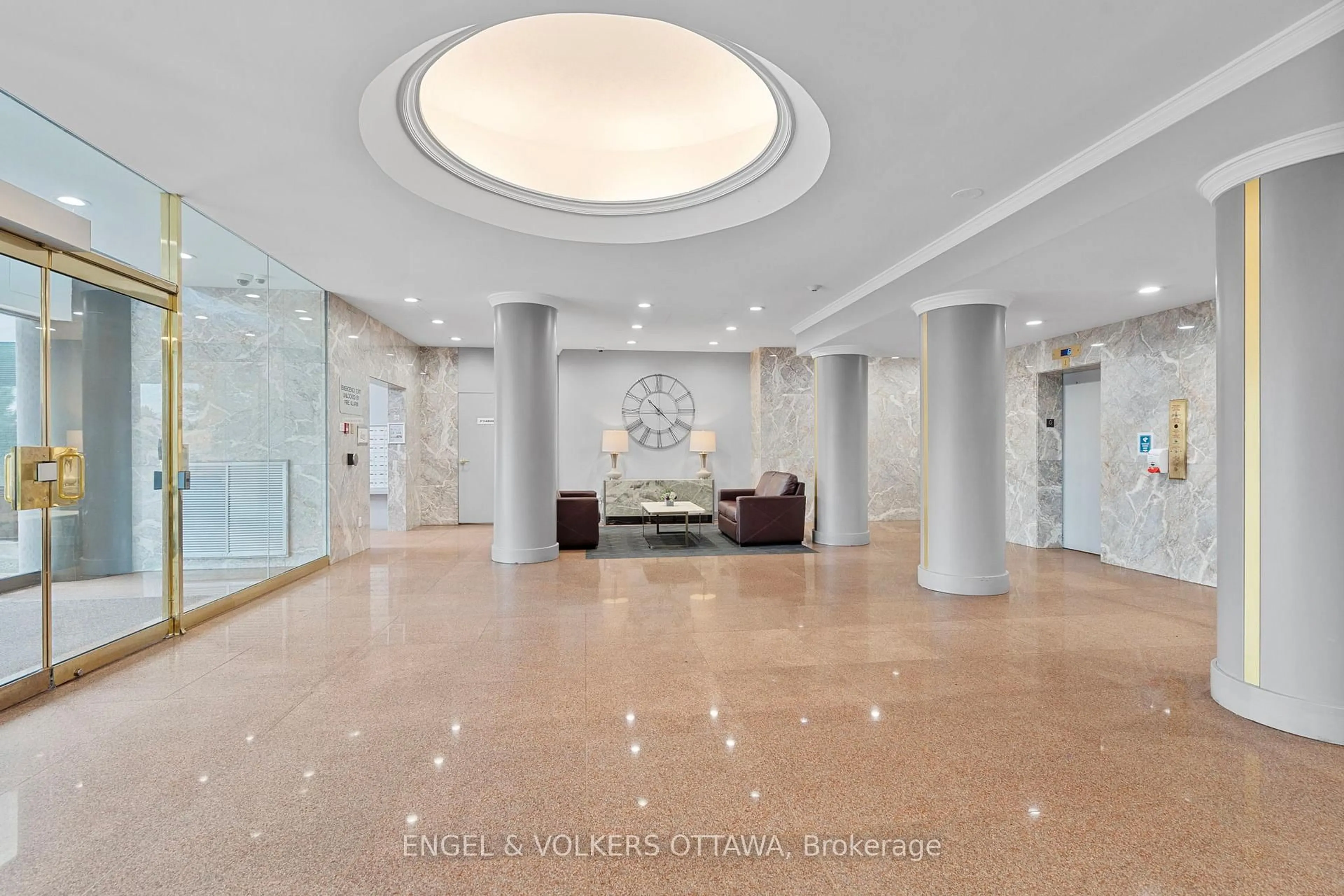 Lobby for 545 St Laurent Blvd #1604, Ottawa Ontario K1K 4H9