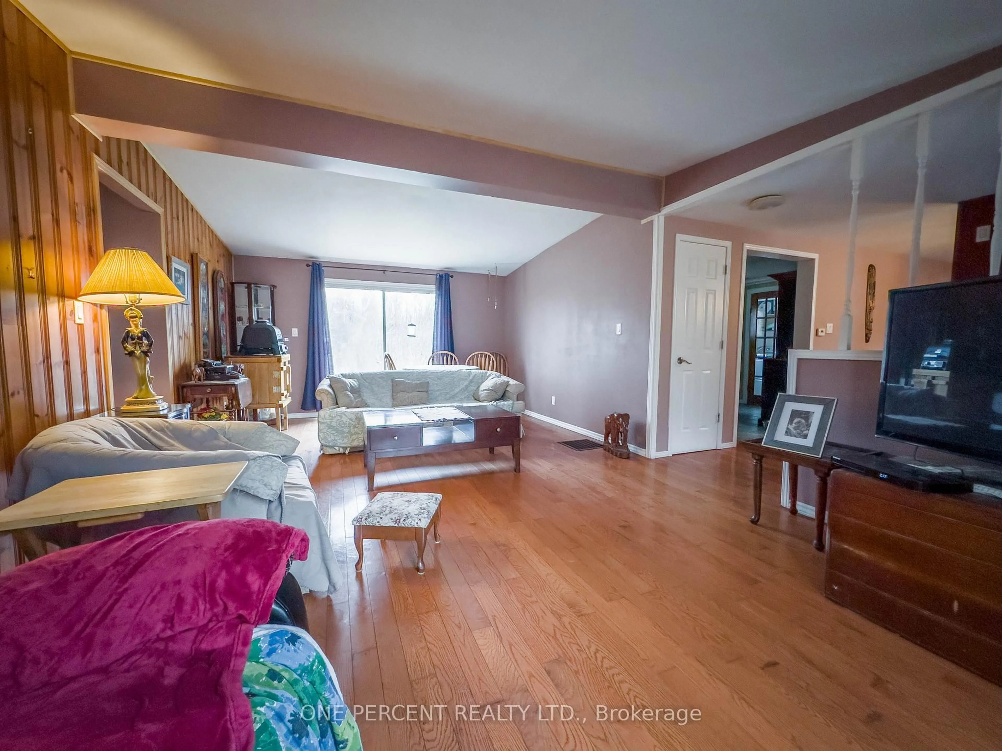Living room with furniture, unknown for 19656 Loyalist Pkwy, Prince Edward County Ontario K0K 1T0