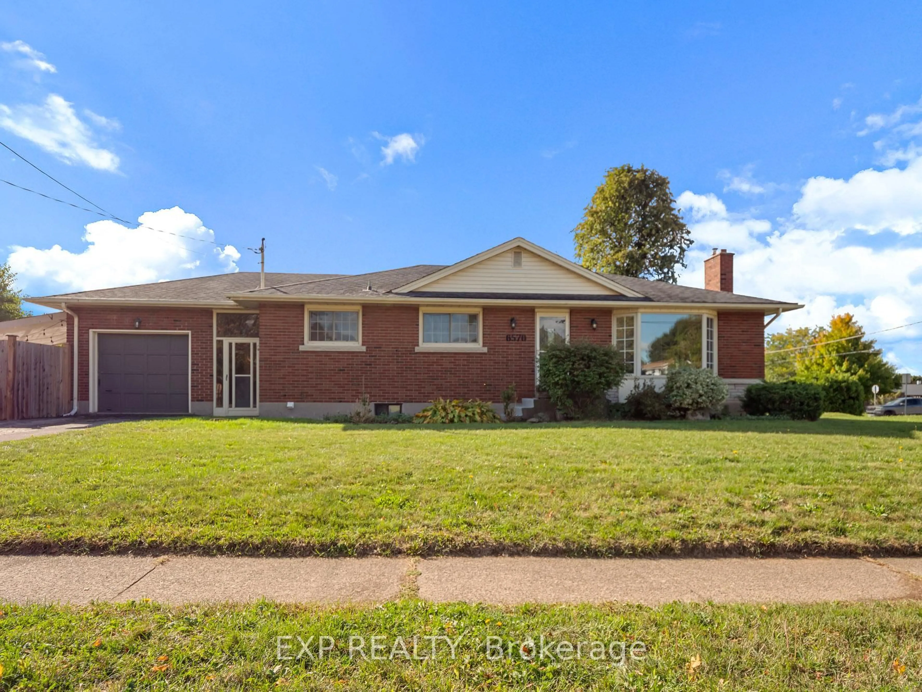 Home with brick exterior material, street for 6570 Sherwood Rd, Niagara Falls Ontario L2E 5M4