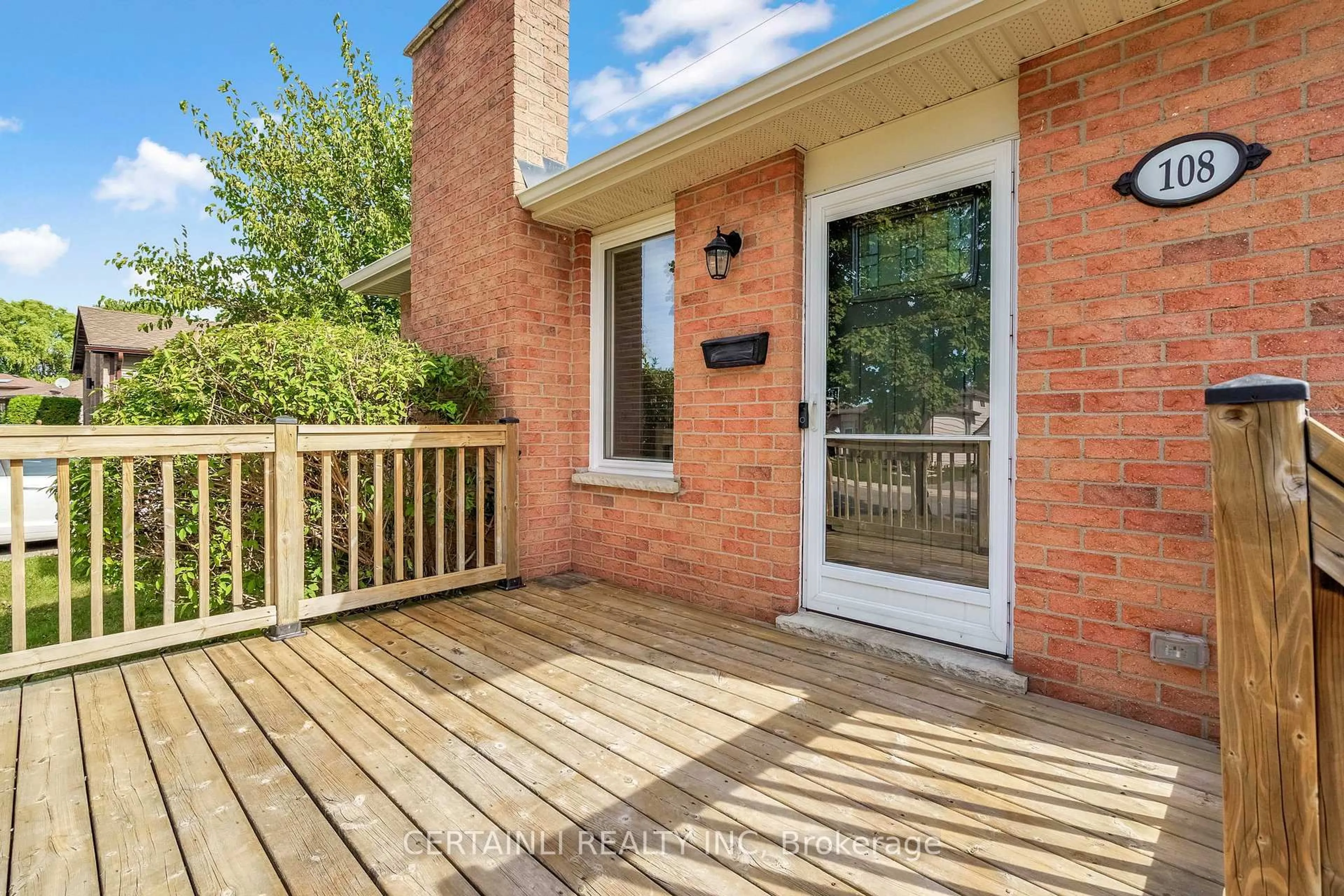 Home with brick exterior material, unknown for 108 Sundridge Cres, London South Ontario N5Z 4R7