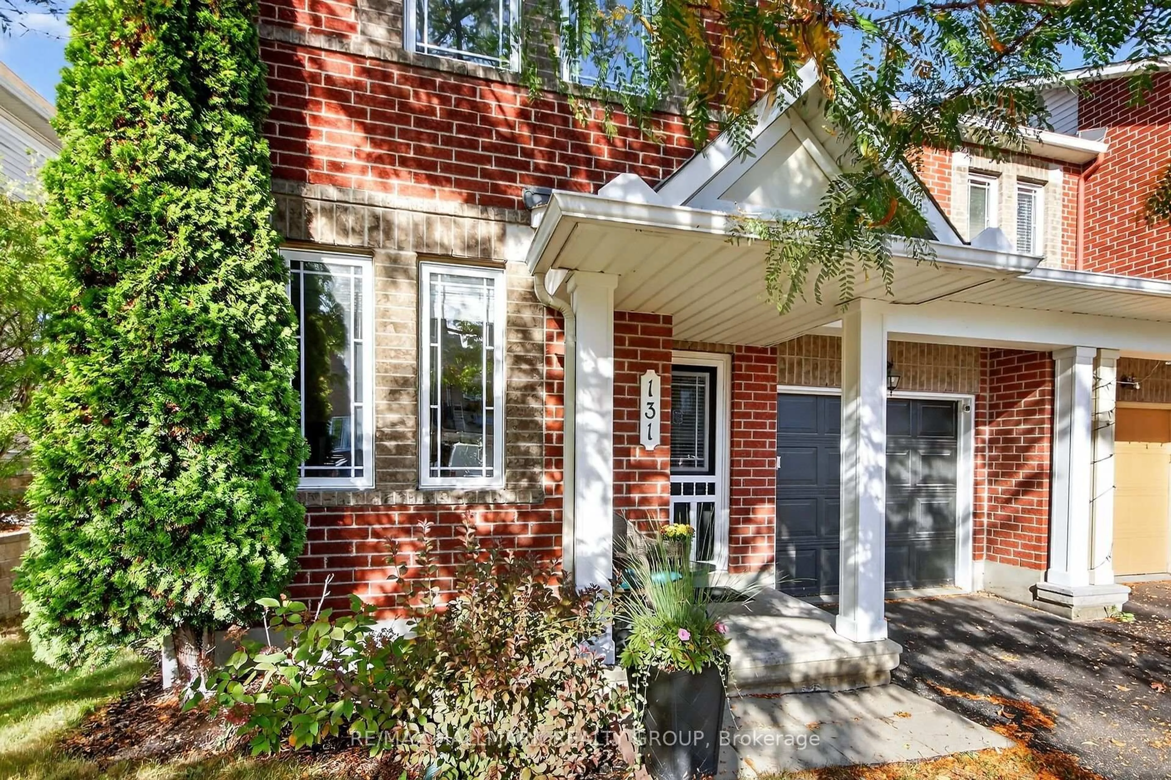 Home with brick exterior material, street for 131 Harbour View St, Ottawa Ontario K2G 6Z8