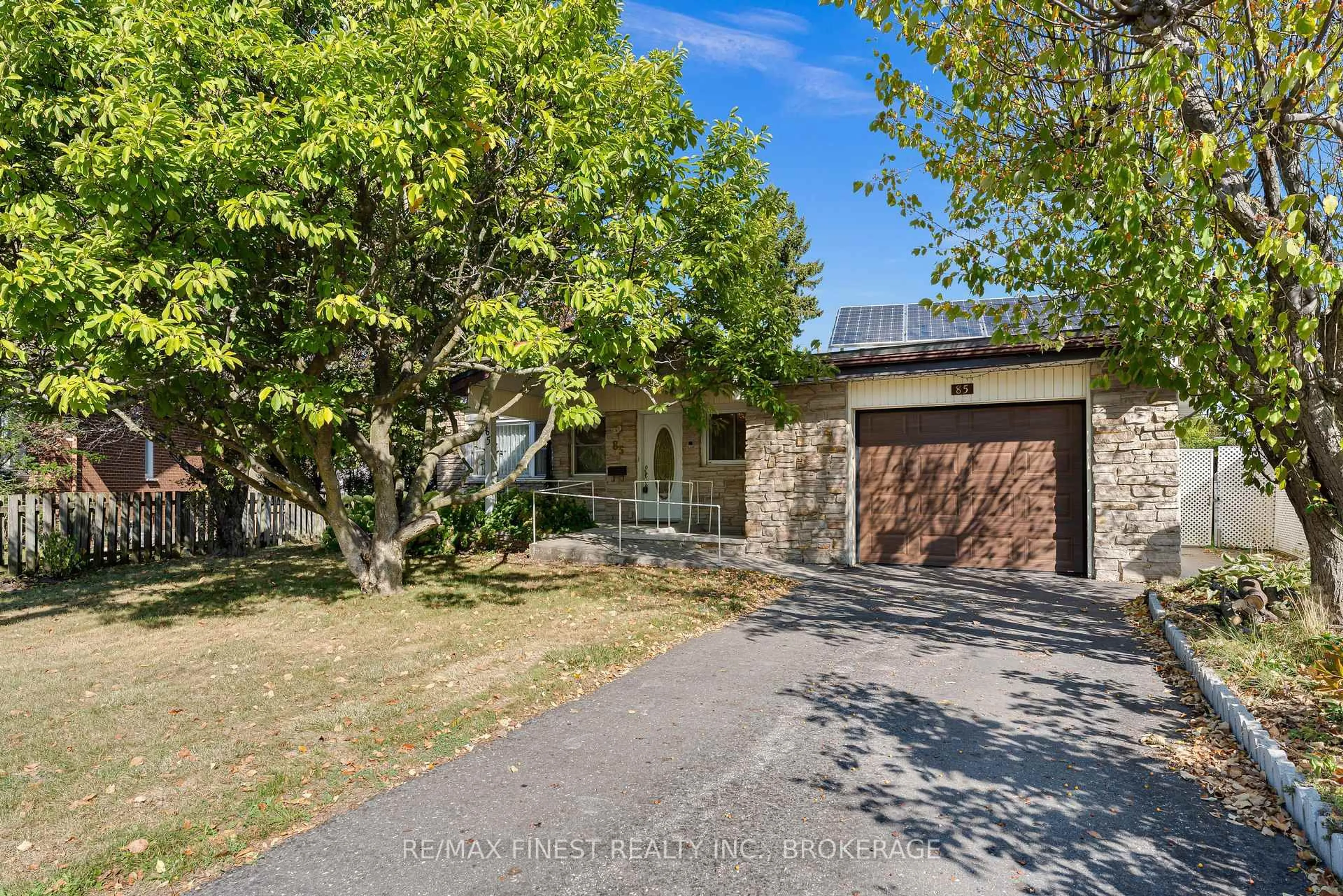 A pic from outside/outdoor area/front of a property/back of a property/a pic from drone, street for 85 Holland Cres, Kingston Ontario K7M 2V7