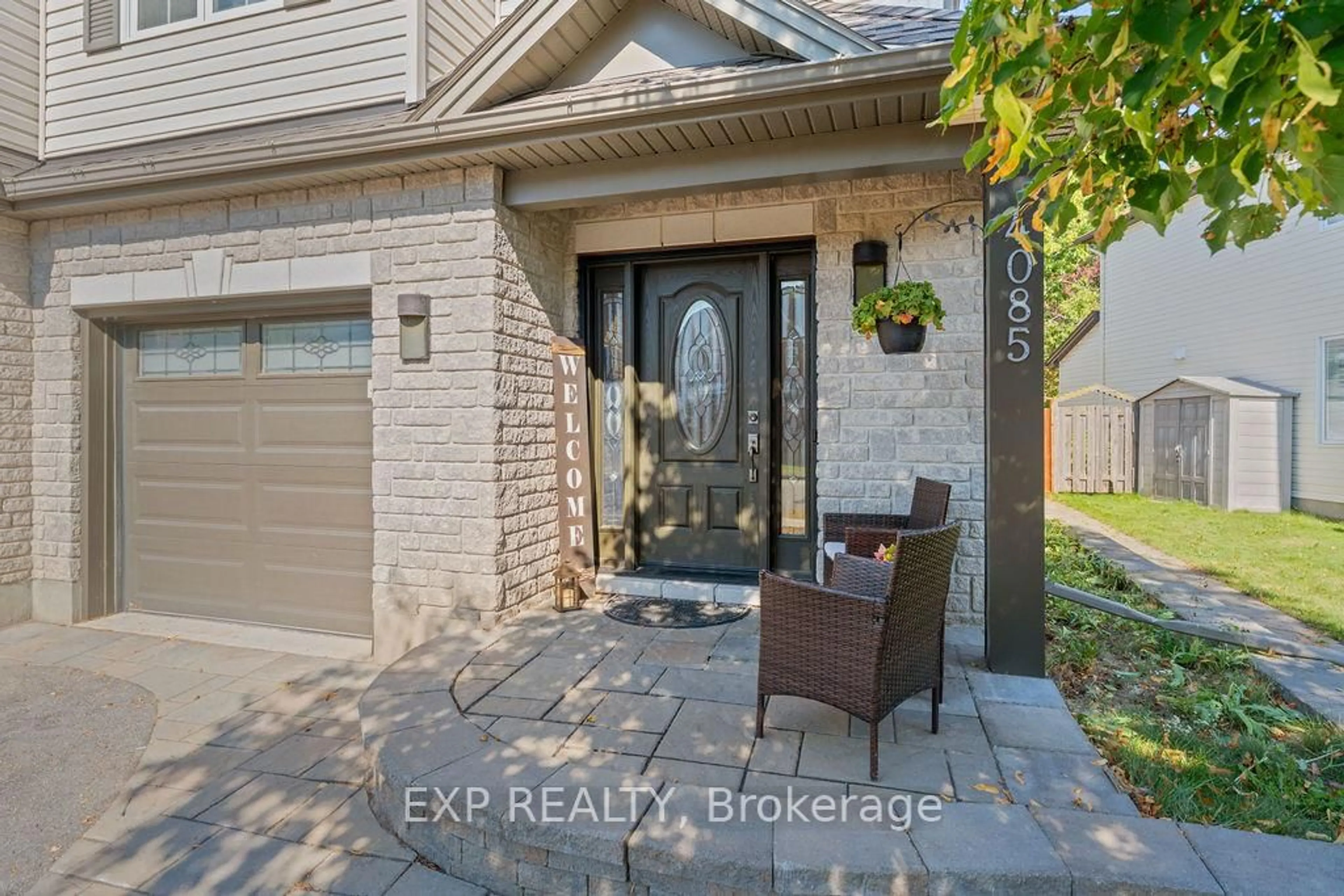 Indoor entryway for 4085 Kelly Farm Dr, Ottawa Ontario K1T 4J3