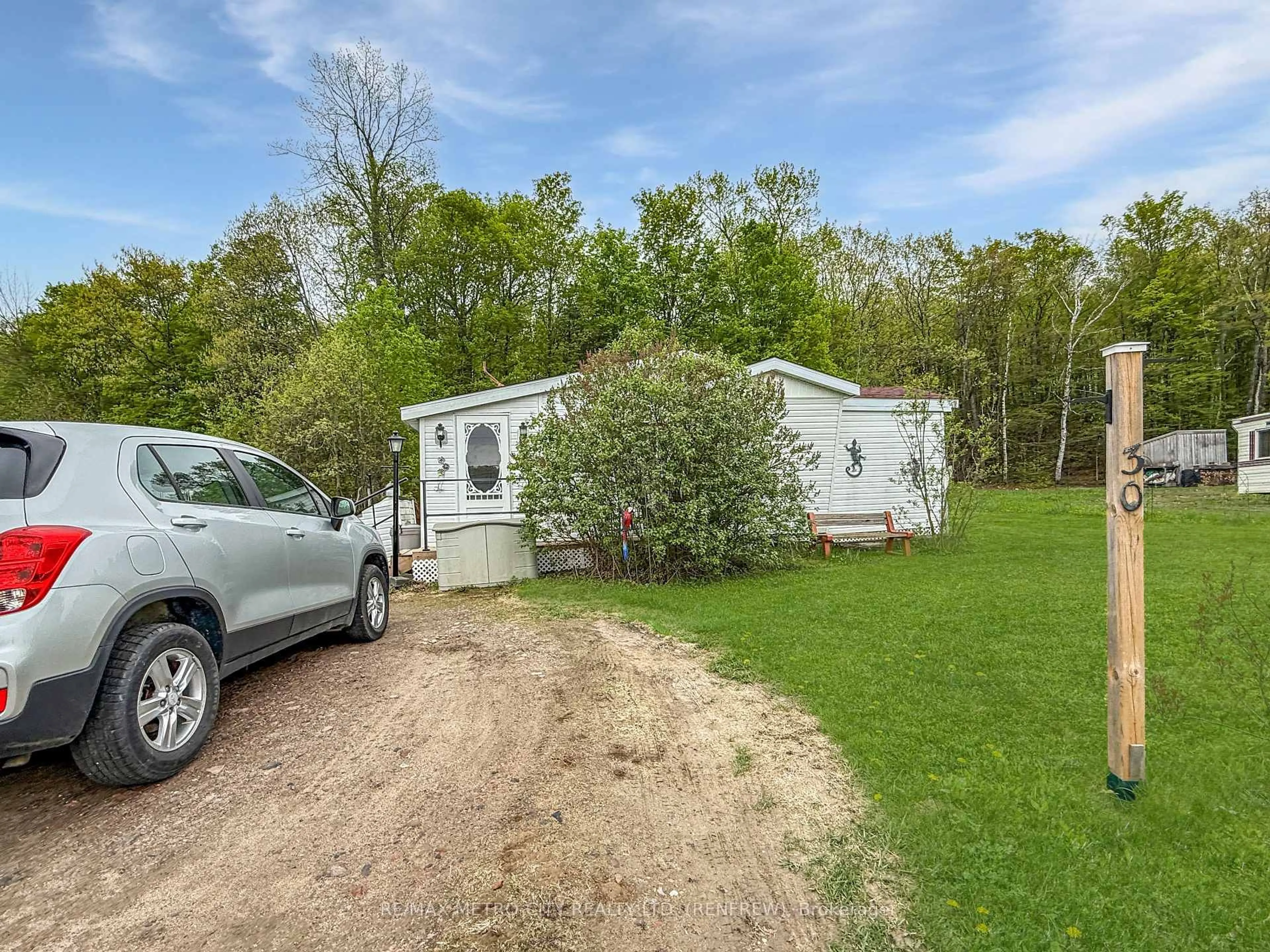 A pic from outside/outdoor area/front of a property/back of a property/a pic from drone, street for 30 Denise Lane, Renfrew Ontario K7V 3Z8