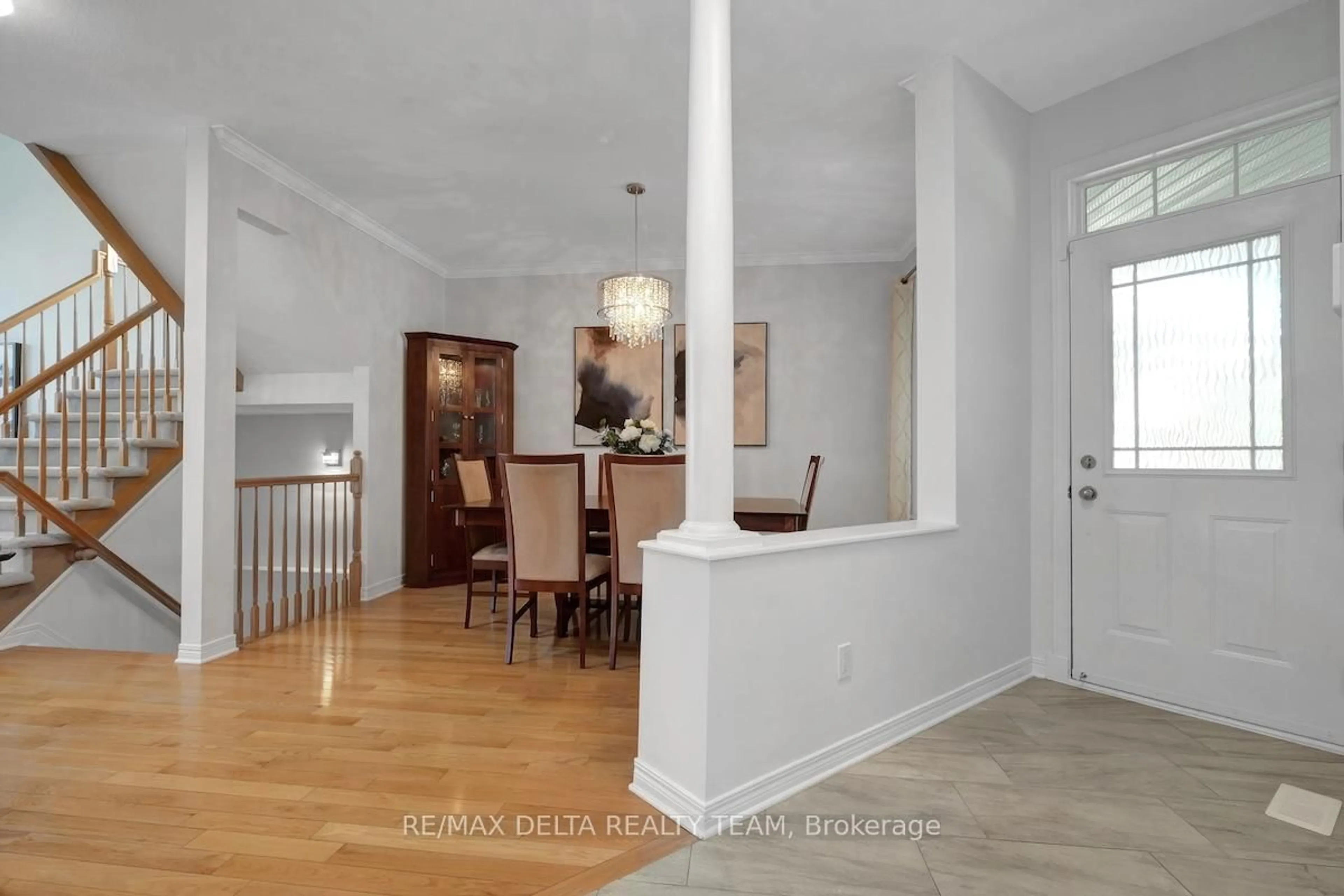 Indoor entryway for 1969 Schroeder Cres, Orleans Ontario K4A 4P7