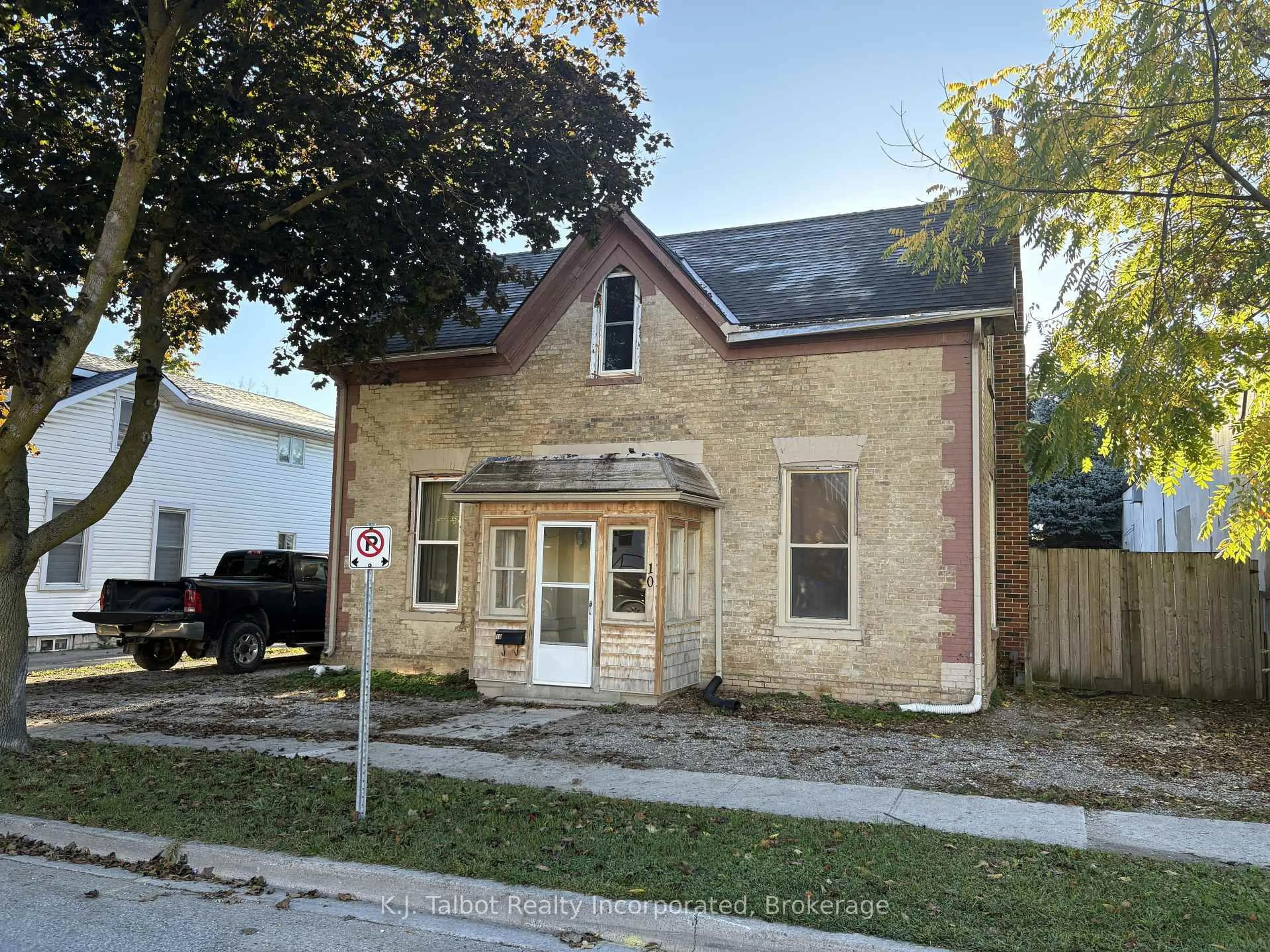 Unknown for 10 West William St, Huron East Ontario N0K 1W0