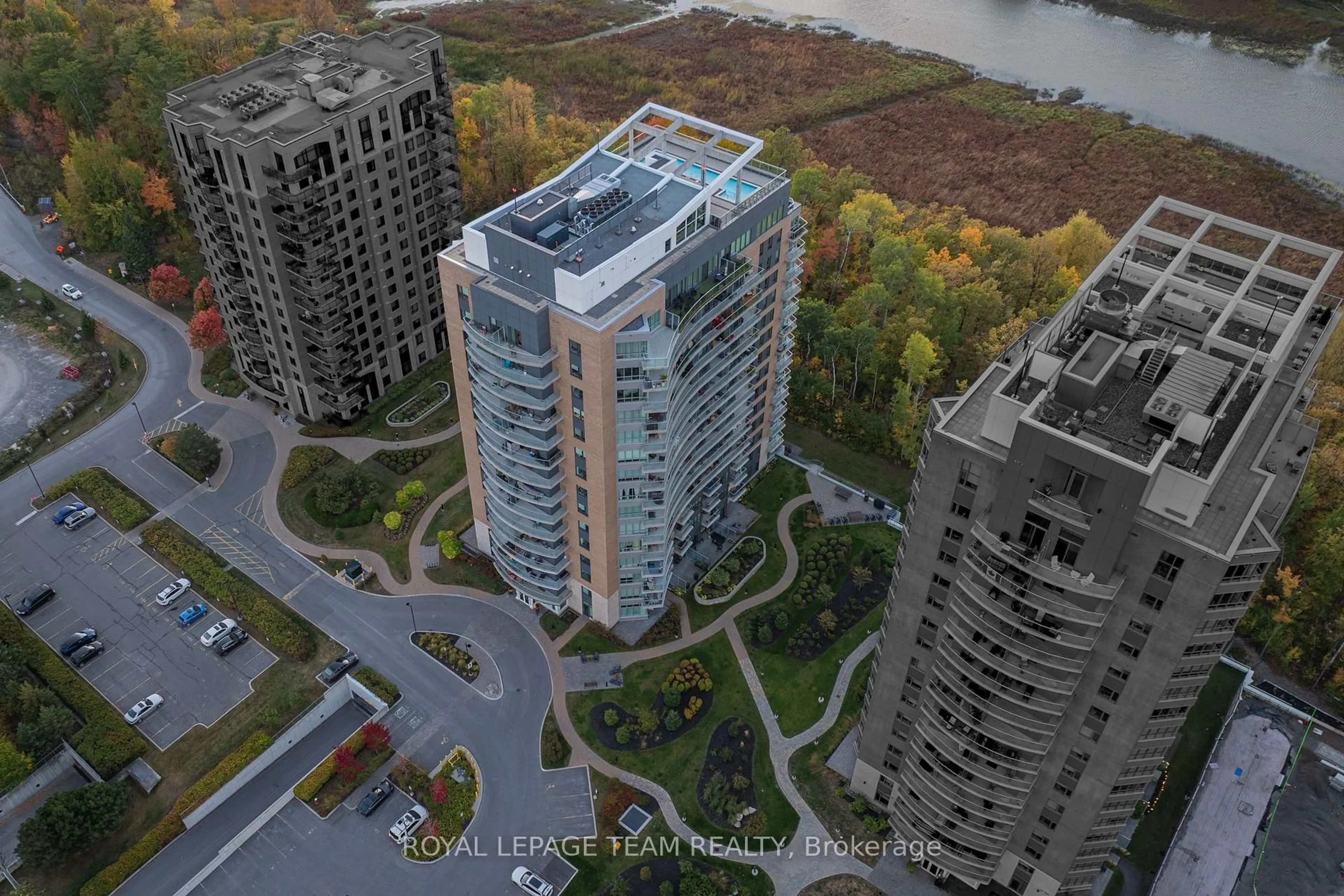 A pic from outside/outdoor area/front of a property/back of a property/a pic from drone, city buildings view from balcony for 200 Inlet Private #1106, Ottawa Ontario K4A 5H3