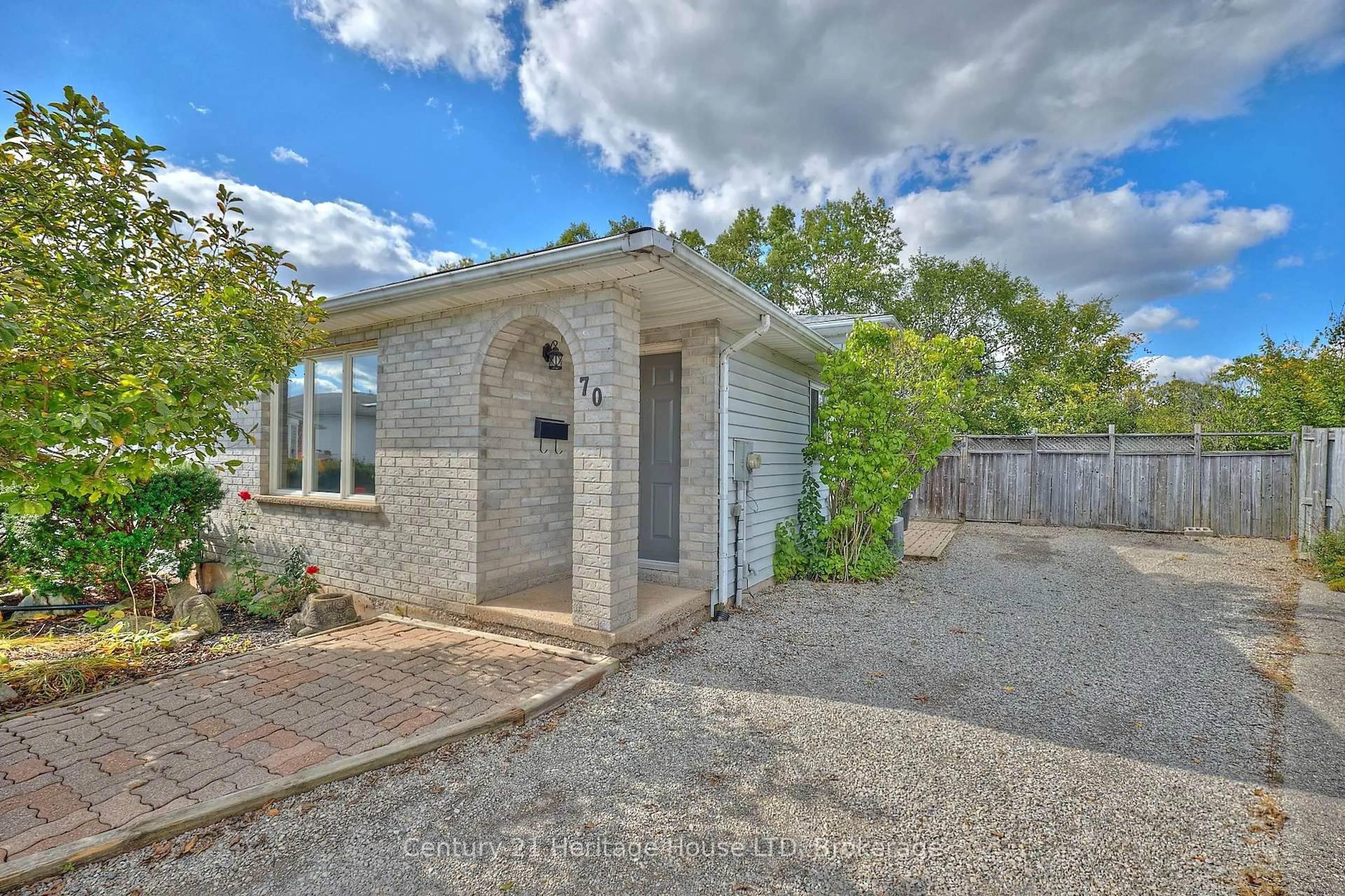 Unknown for 70 Dodds Crt, Fort Erie Ontario L2A 5Z2