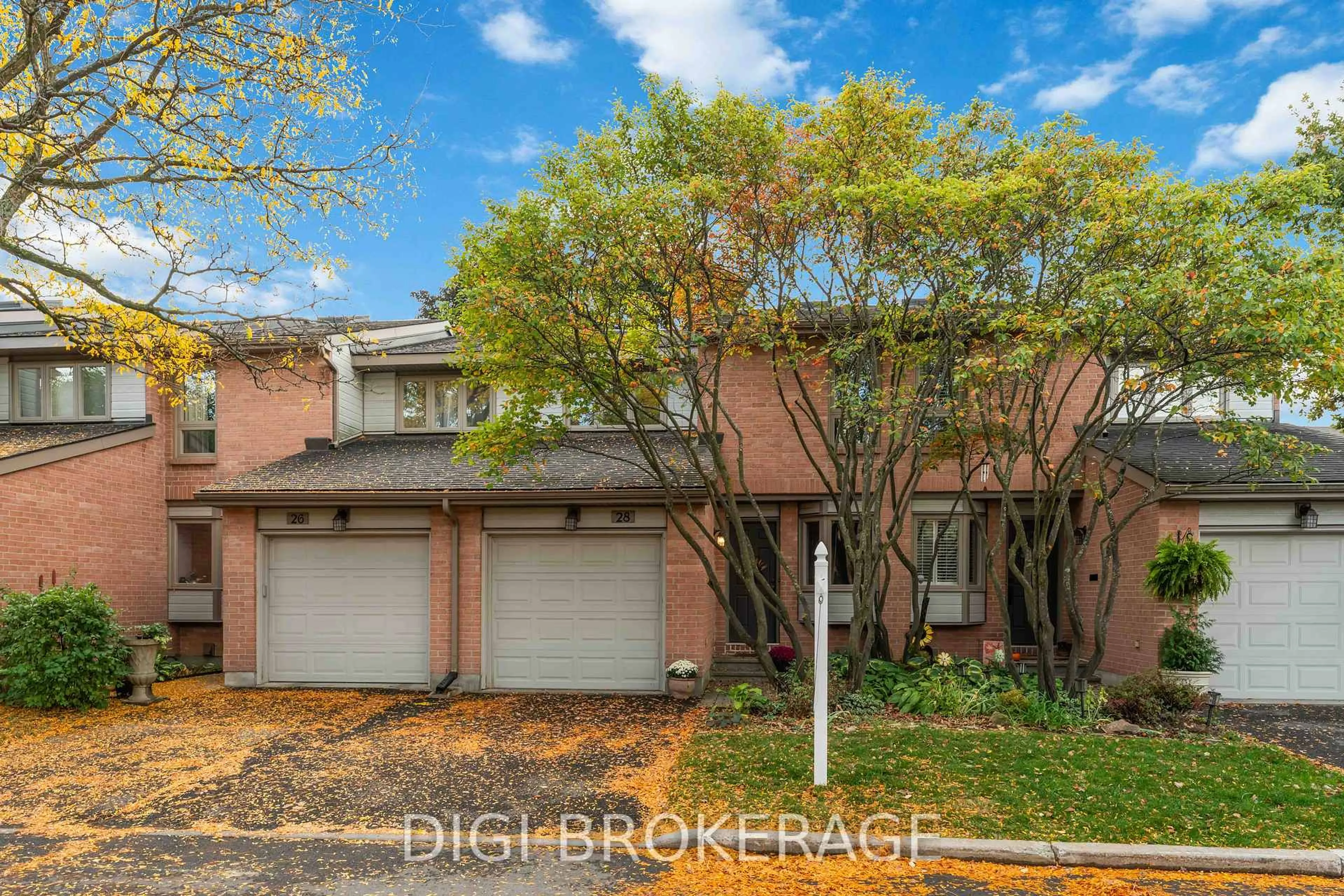 A pic from outside/outdoor area/front of a property/back of a property/a pic from drone, street for 710 Coronation Ave #28, Ottawa Ontario K1G 4G7