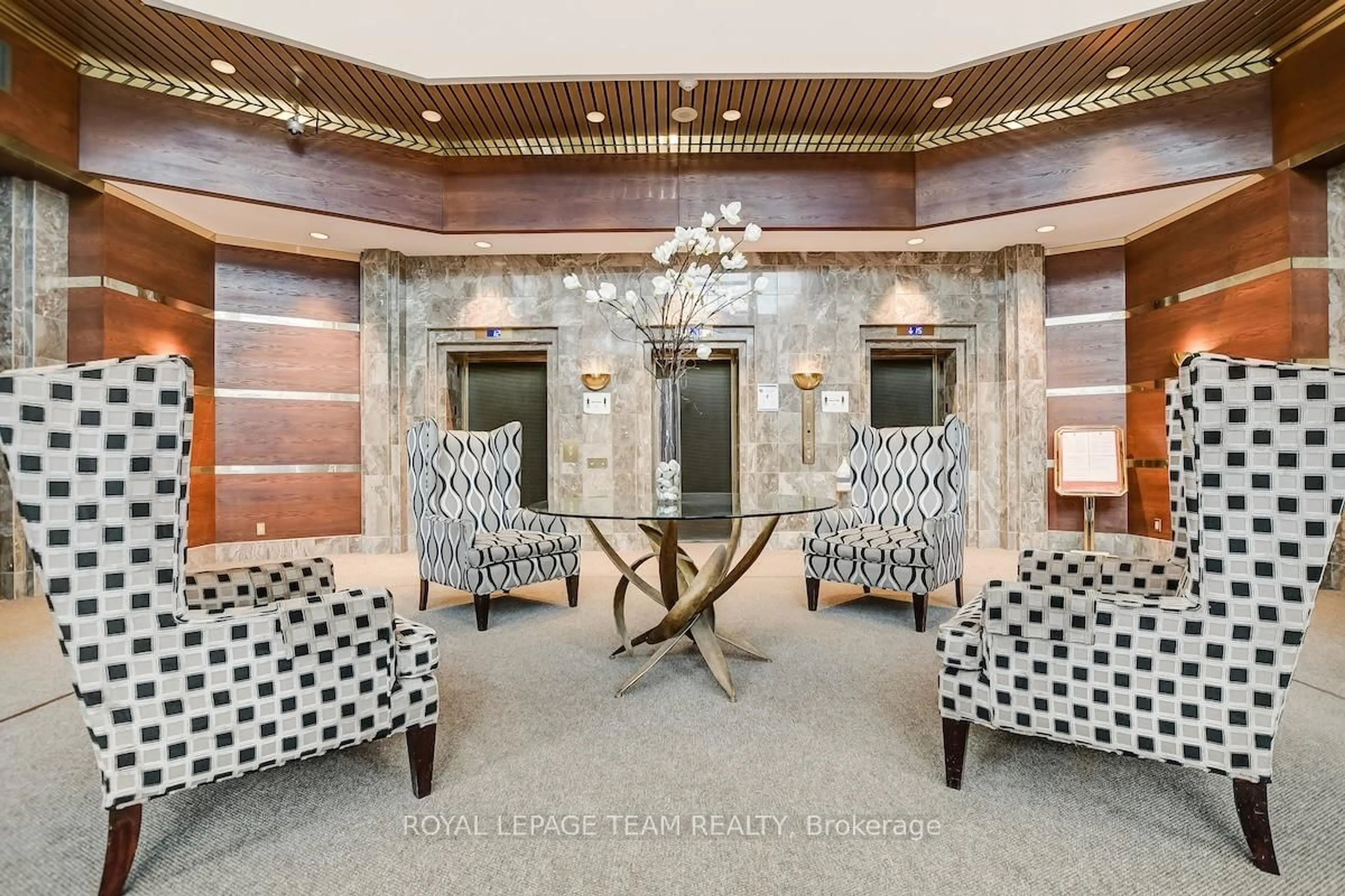 Lobby for 160 GEORGE St #1702, Ottawa Ontario K1N 9M2