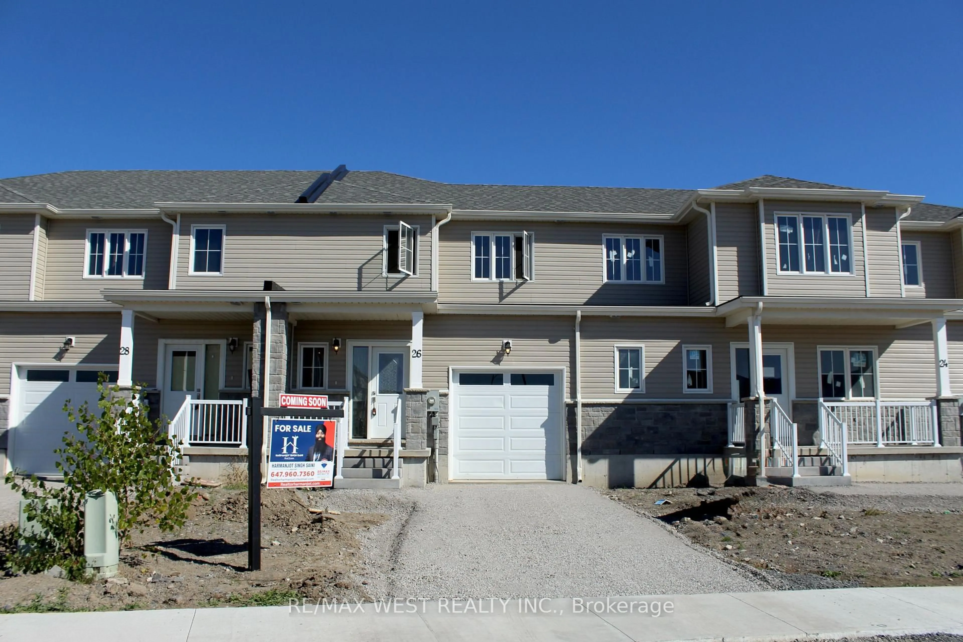 Home with vinyl exterior material, street for 26 Glacier Cres, Belleville Ontario K8N 0T7