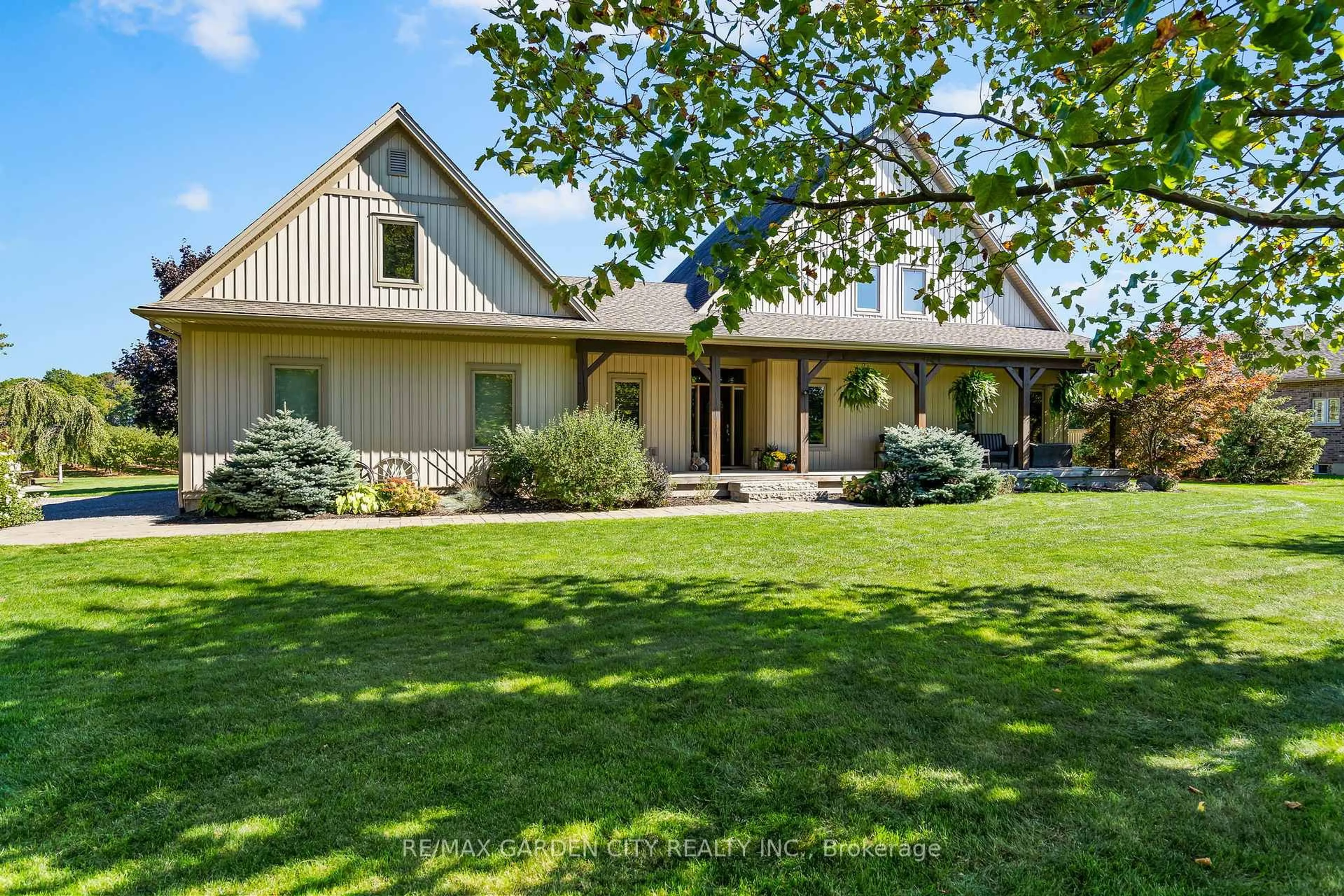Home with vinyl exterior material, unknown for 411 Read Rd, Niagara-on-the-Lake Ontario L0S 1J0