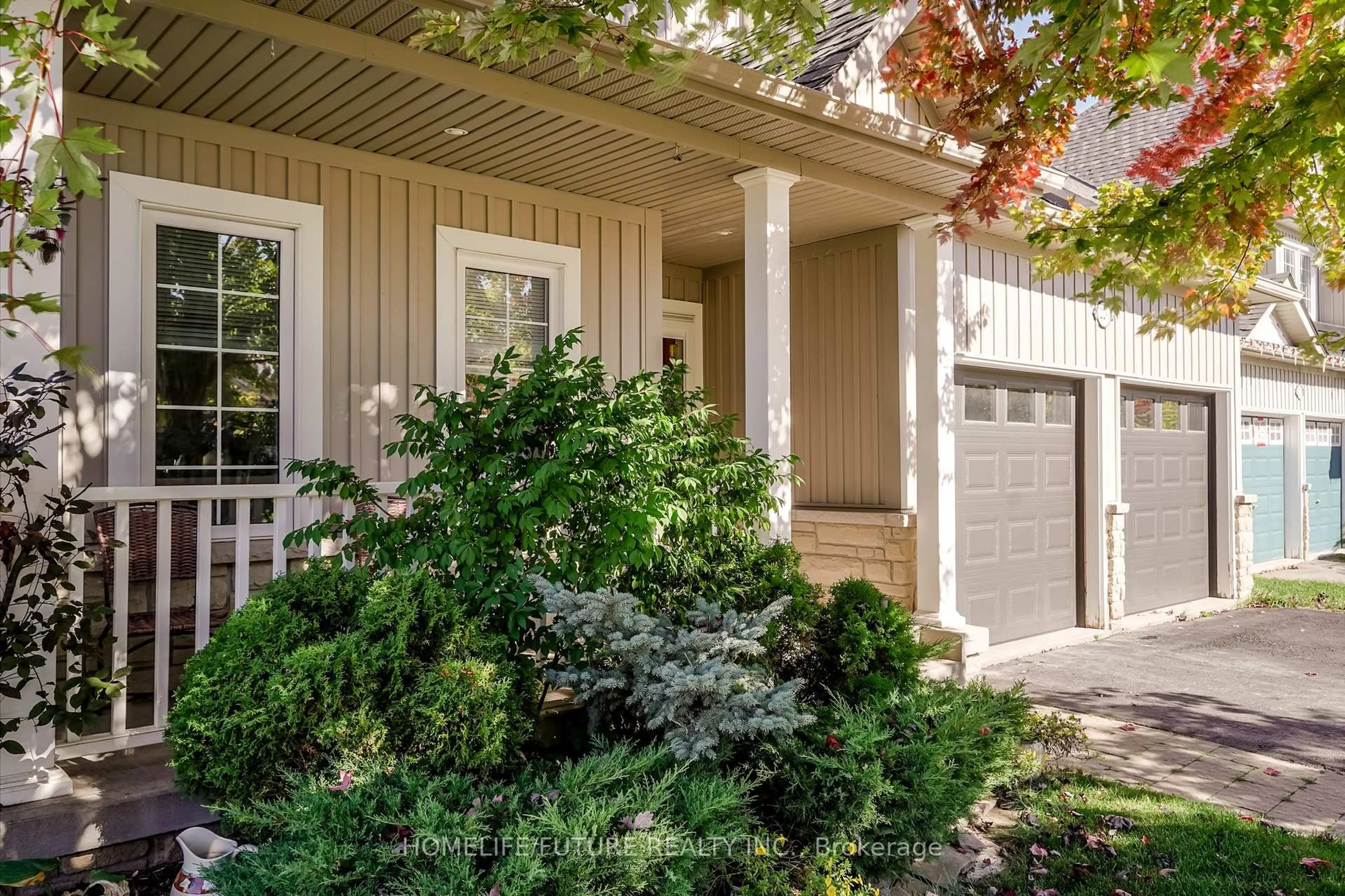 Home with vinyl exterior material, street for 220 Berry St, Shelburne Ontario L0N 1S2
