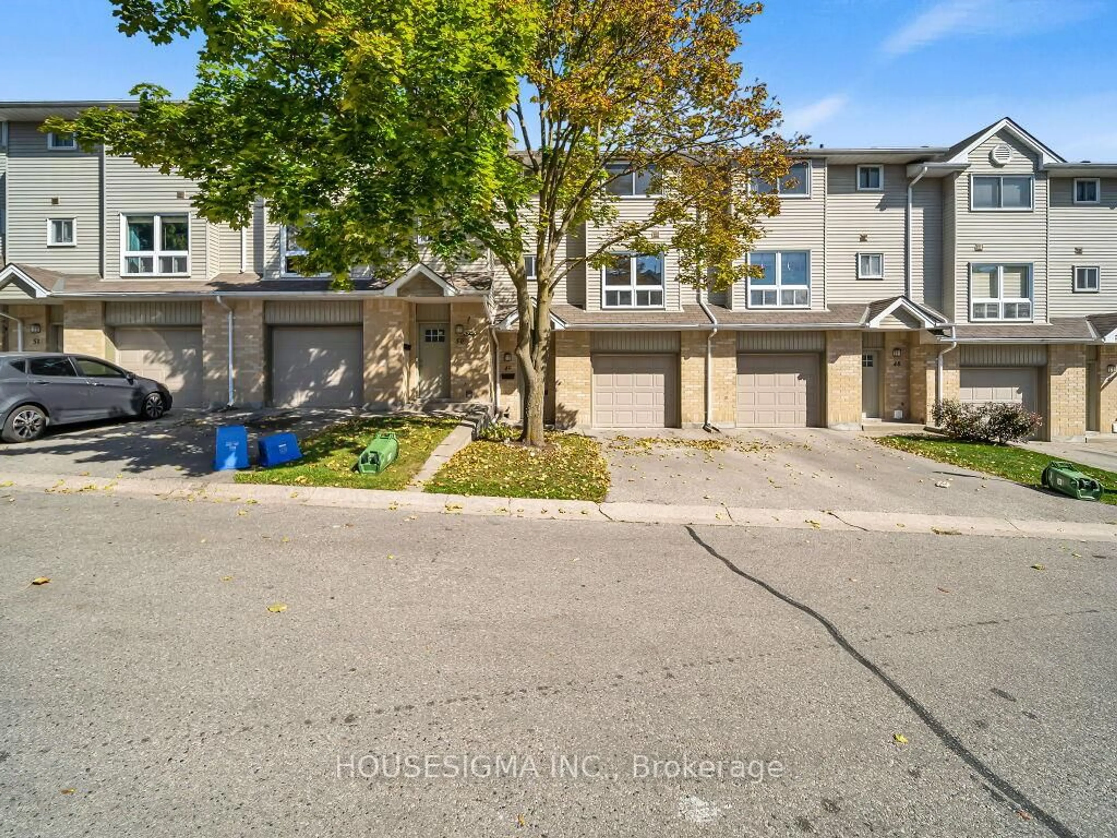 A pic from outside/outdoor area/front of a property/back of a property/a pic from drone, street for 536 Third St #49, London East Ontario N5V 4R5