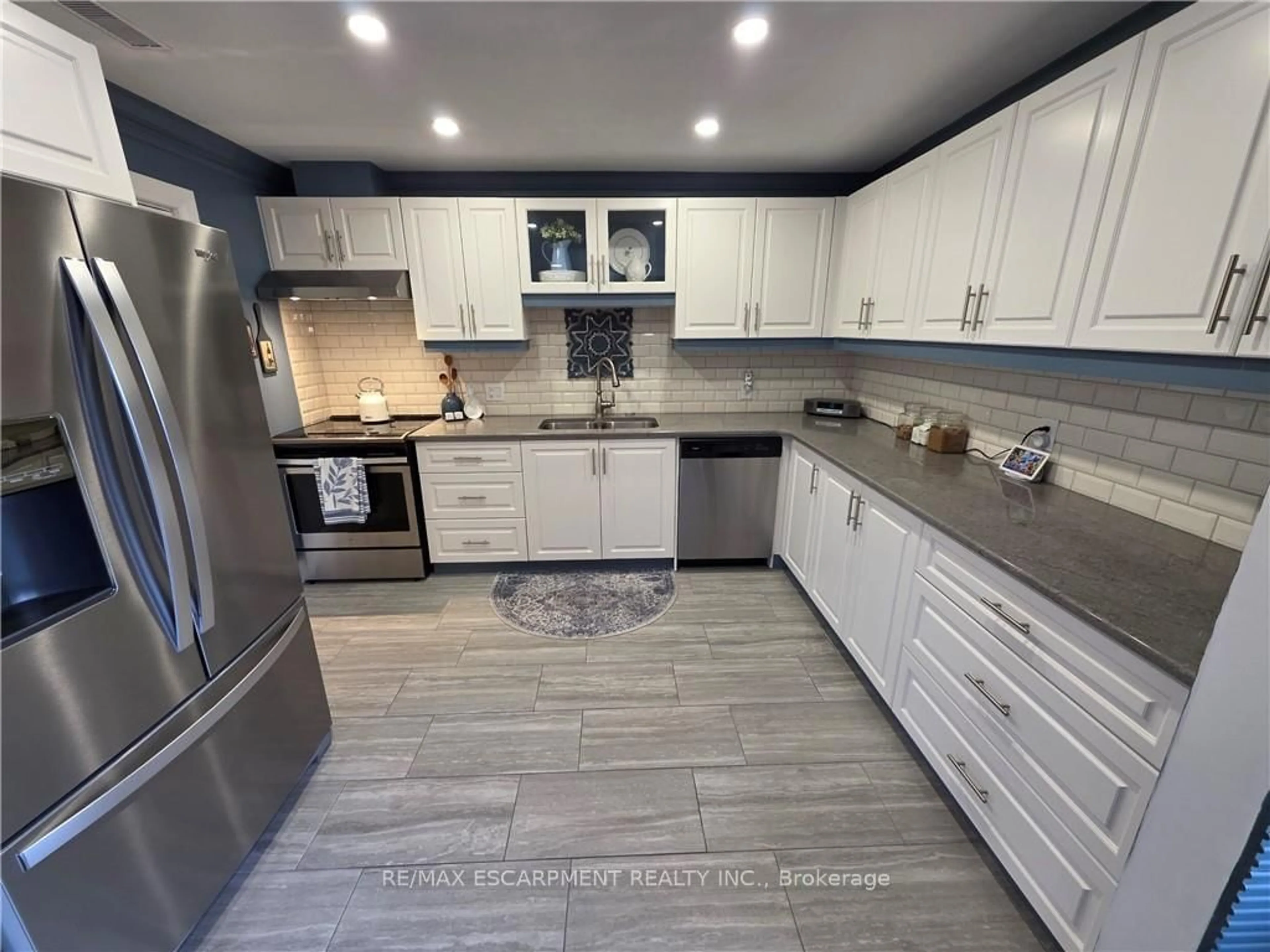 Contemporary kitchen, ceramic/tile floor for 69 Gates Lane, Hamilton Ontario L9B 1T8