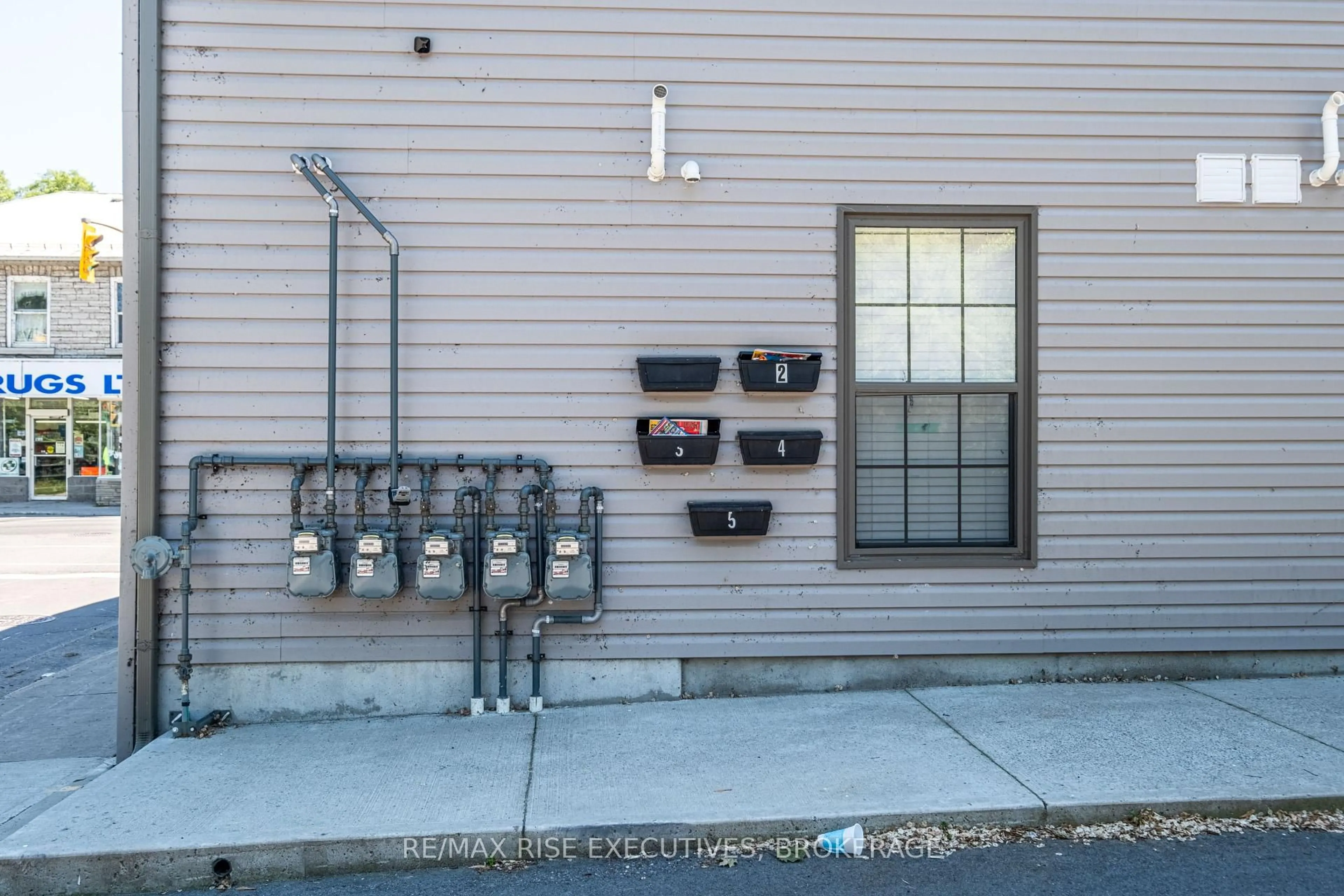 Unknown for 120 Yonge St, Kingston Ontario K7M 1E0