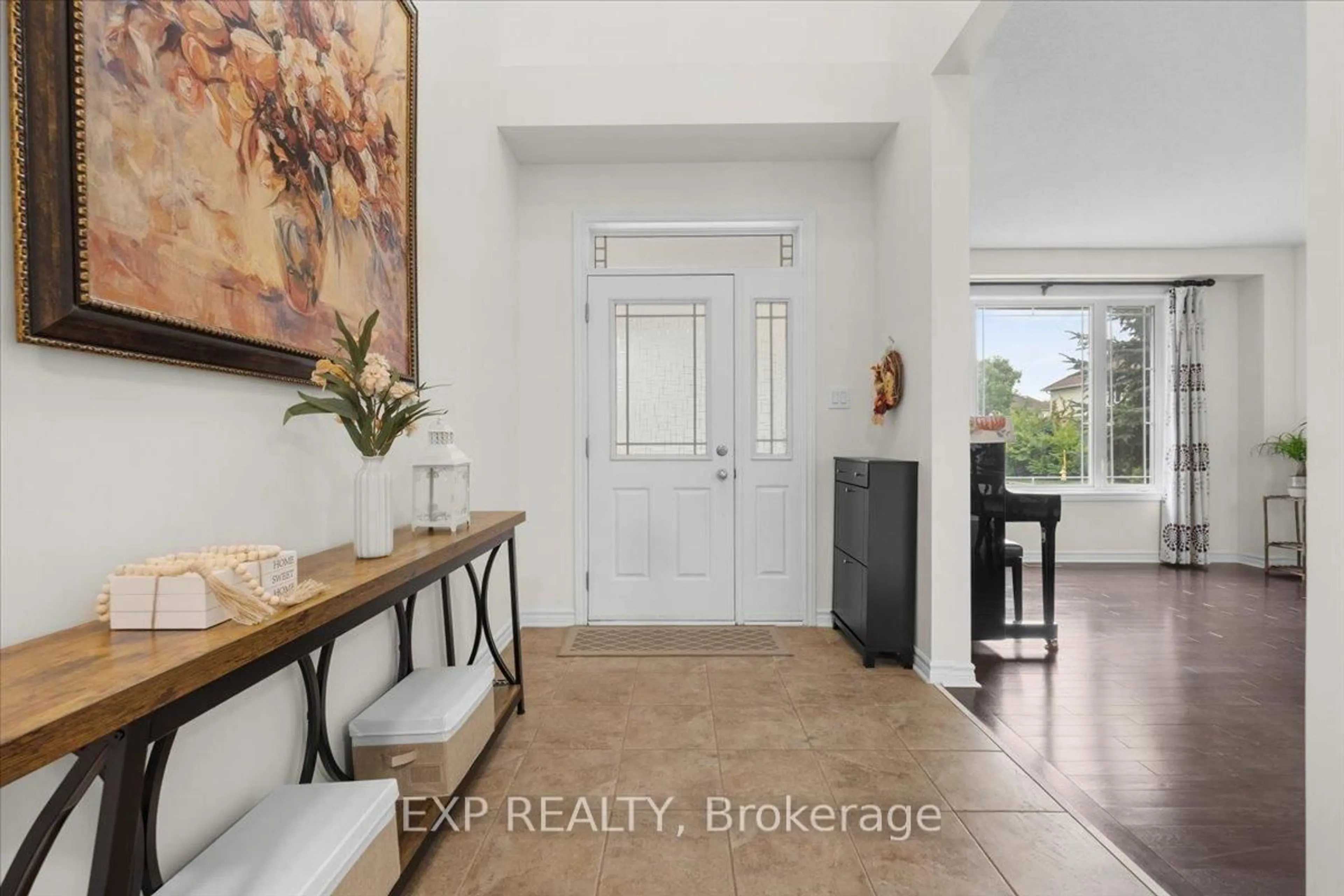 Indoor entryway for 300 Grayburn Way, Ottawa Ontario K2J 0V8