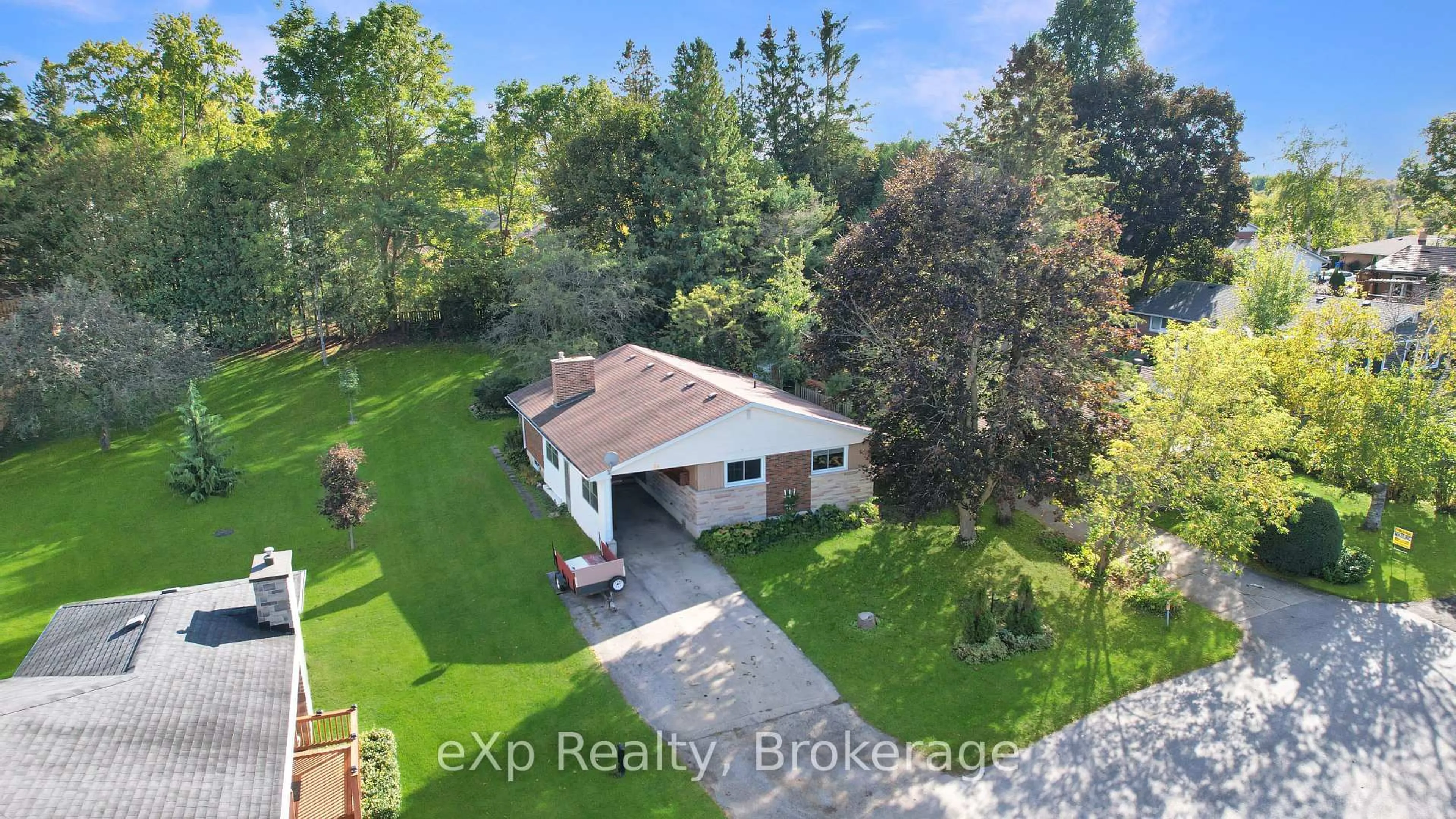 A pic from outside/outdoor area/front of a property/back of a property/a pic from drone, unknown for 69 8th St, Hanover Ontario N4N 1J1