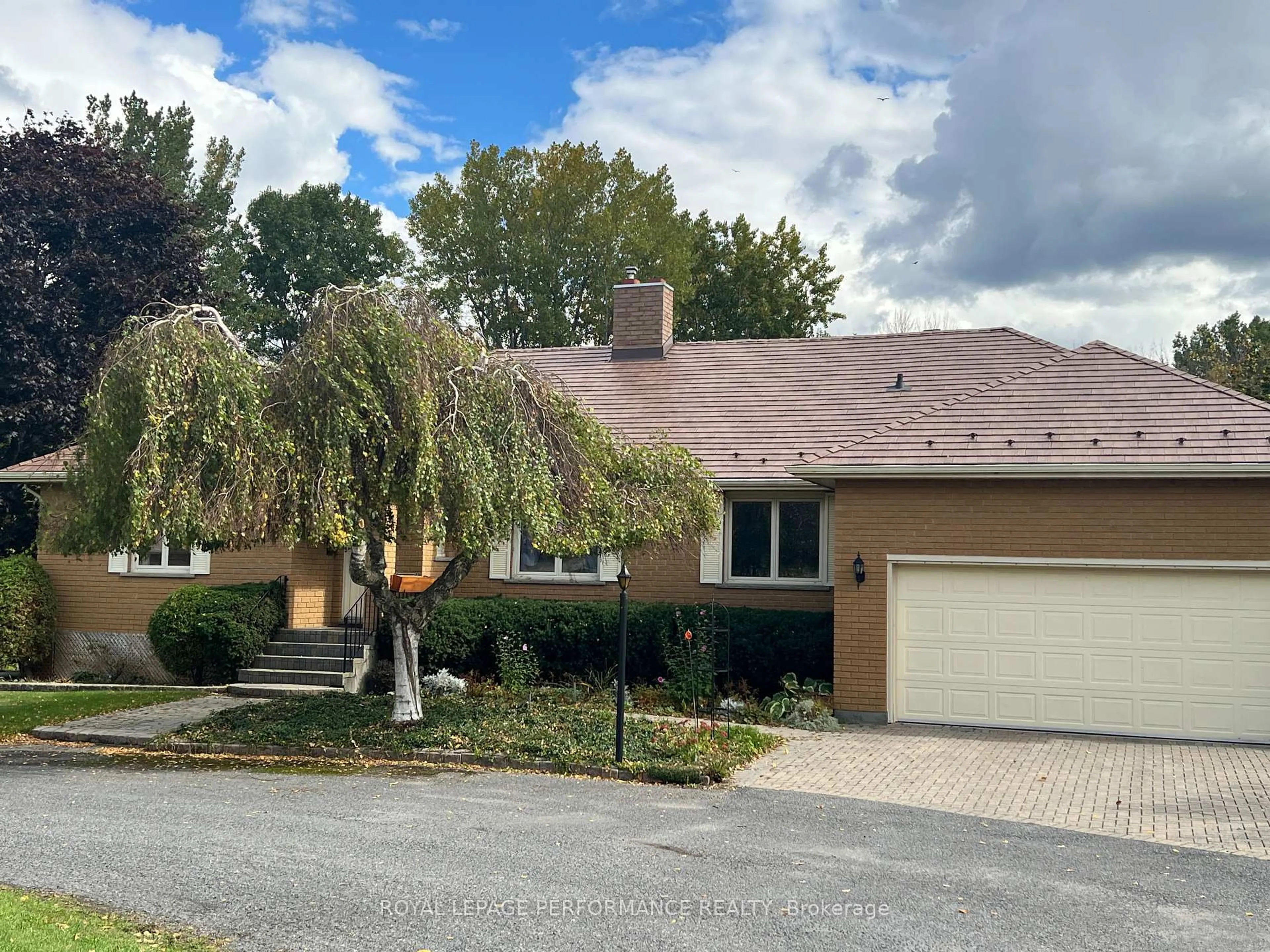 Unknown for 6275 Macrae Crt, South Glengarry Ontario K0C 1E0