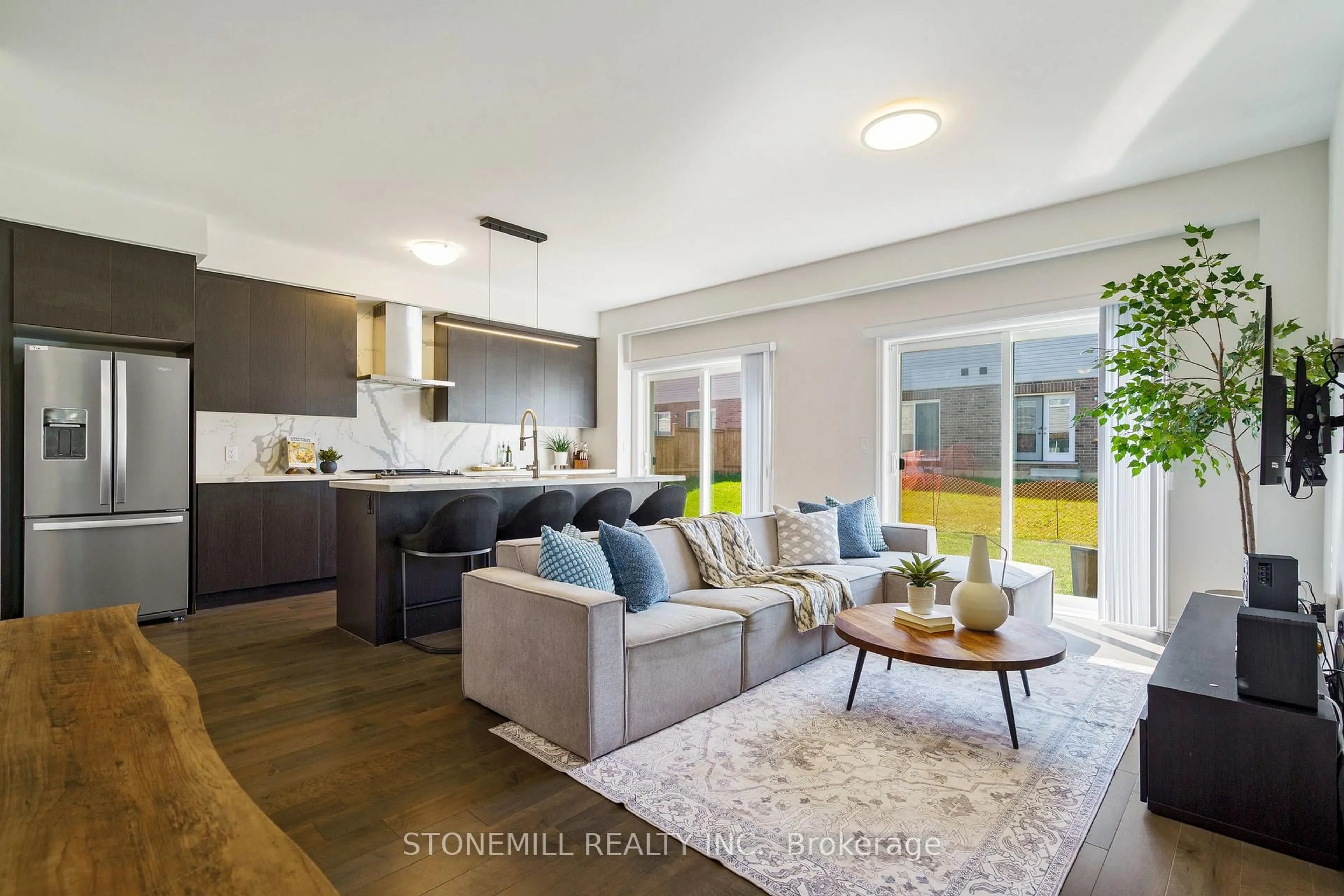 Open concept kitchen, unknown for 60 Bobolink Rd, Hamilton Ontario L9A 2P5