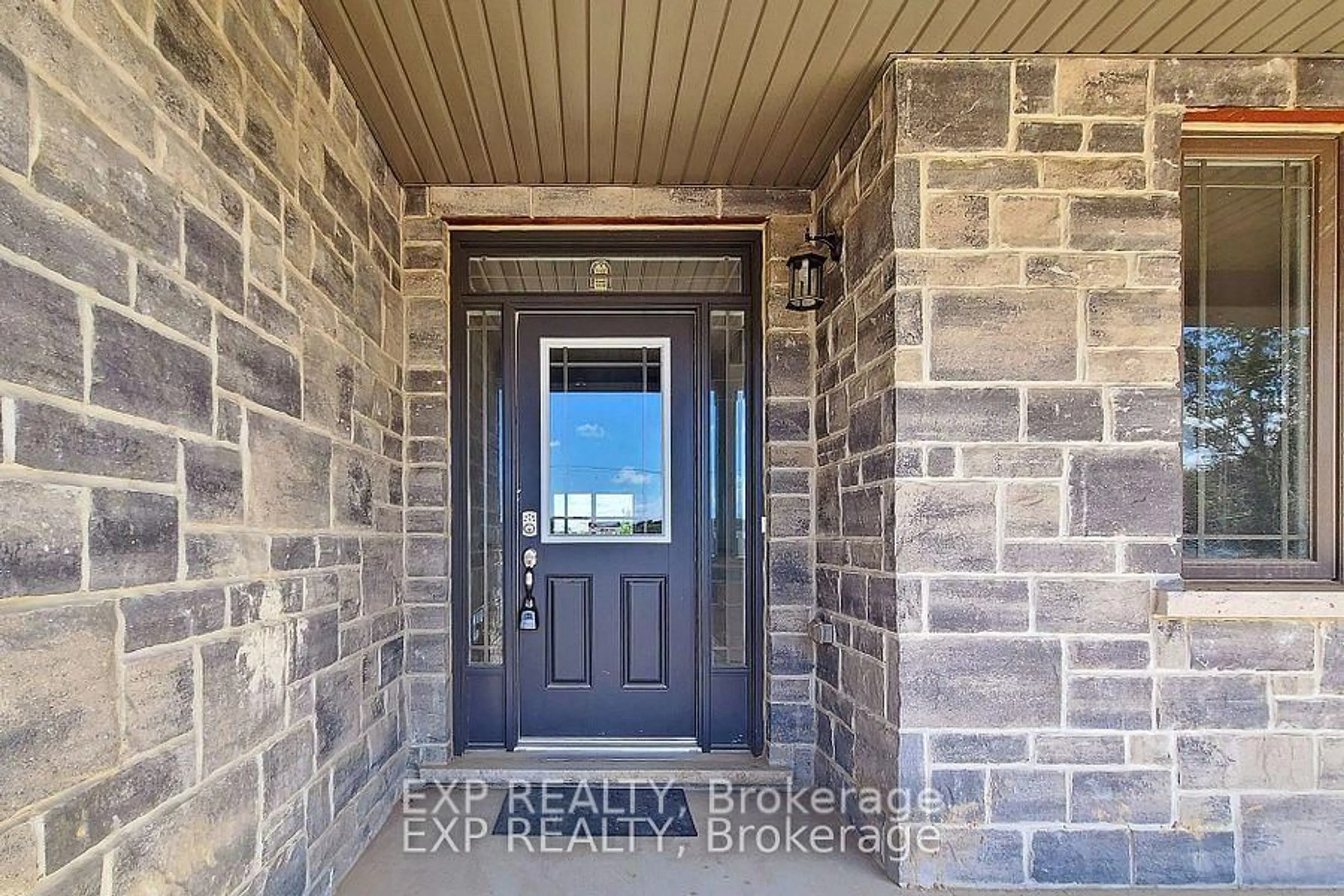 Indoor entryway for 482 Blackburn Dr, Brant Ontario N3T 5L5