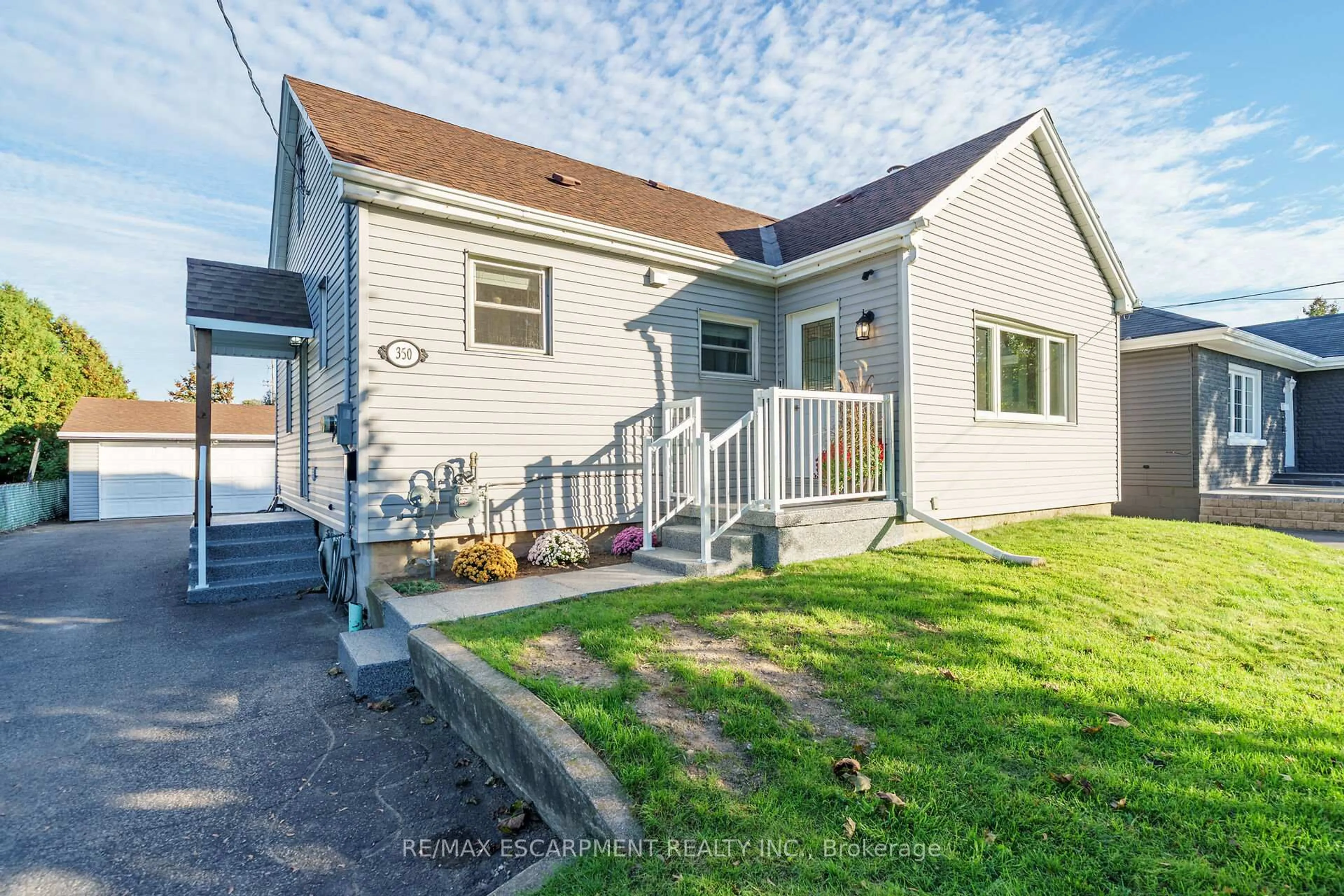Unknown for 350 Pottruff Rd, Hamilton Ontario L8H 2M4