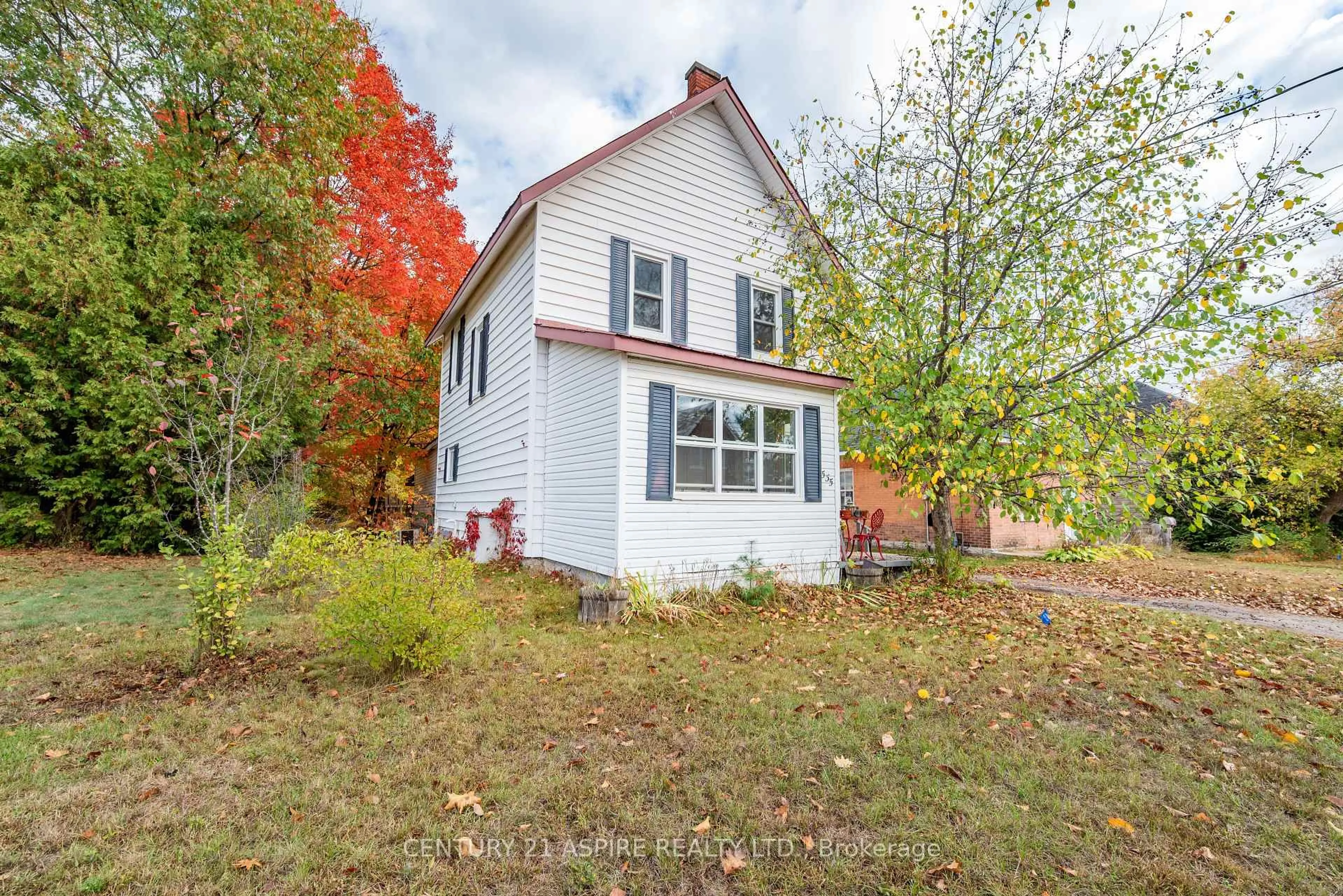 Unknown for 535 McGee St, Pembroke Ontario K8A 6E3