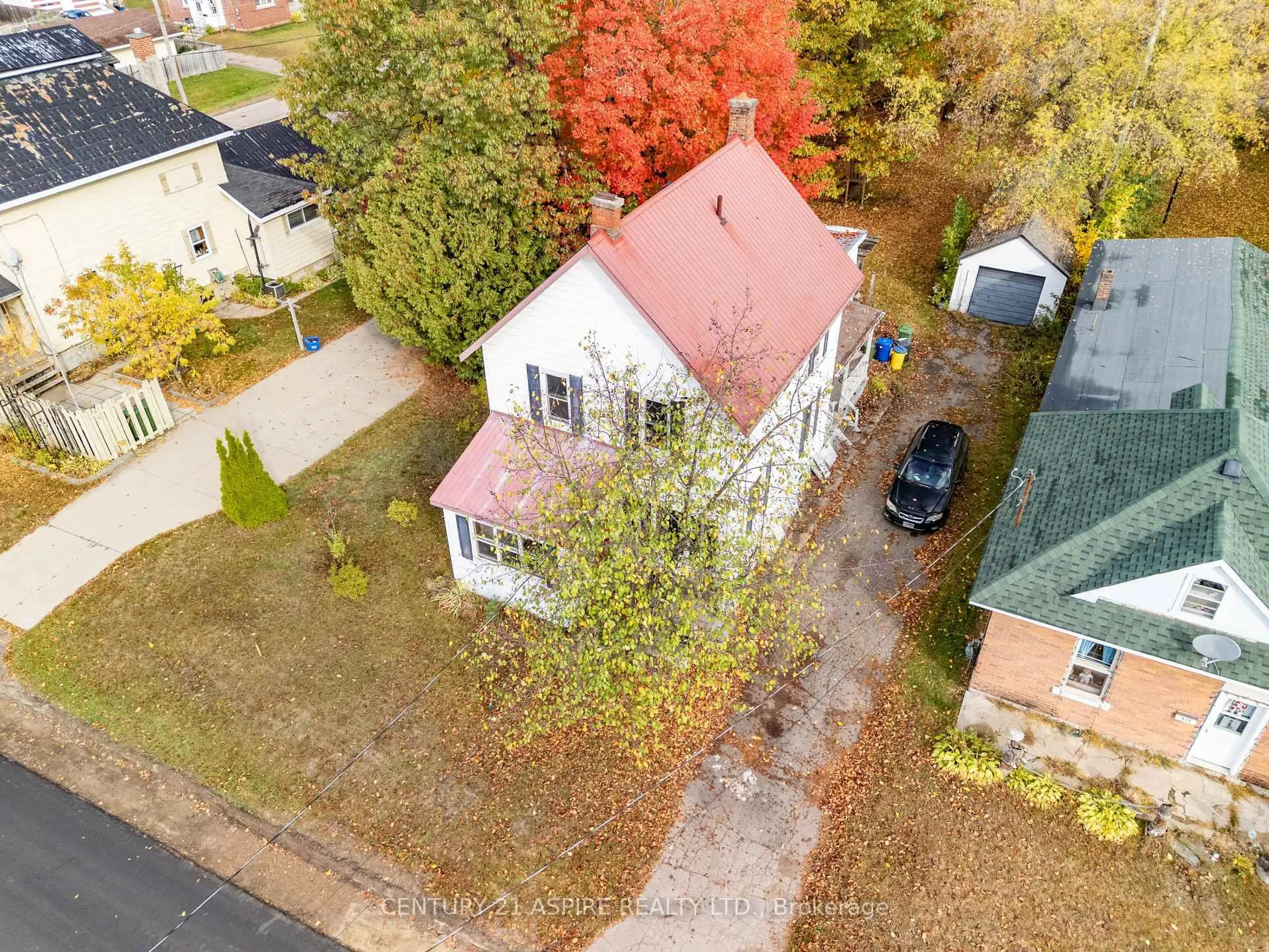 A pic from outside/outdoor area/front of a property/back of a property/a pic from drone, street for 535 McGee St, Pembroke Ontario K8A 6E3