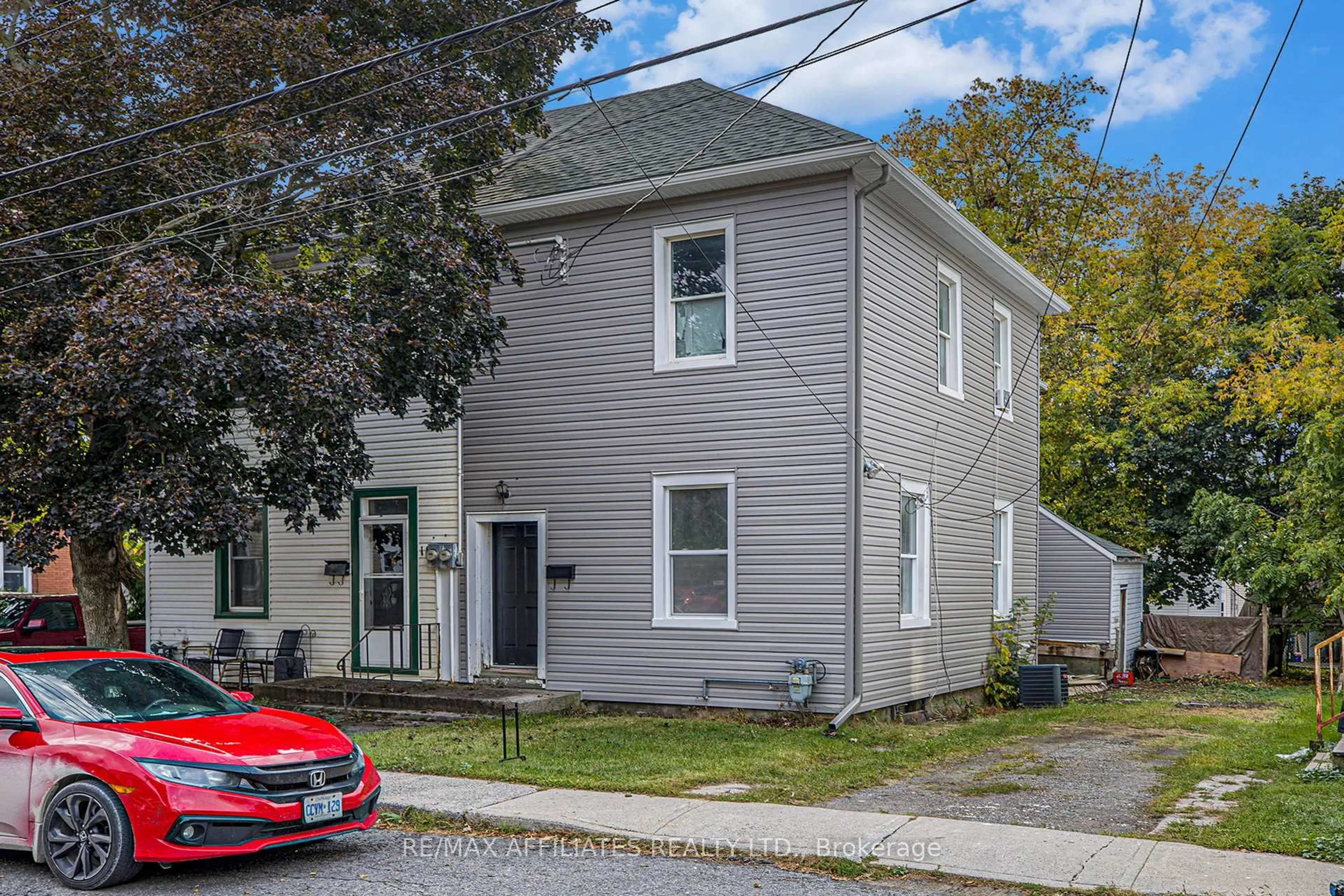 Unknown for 20 Montague St, Smiths Falls Ontario K7A 2M1