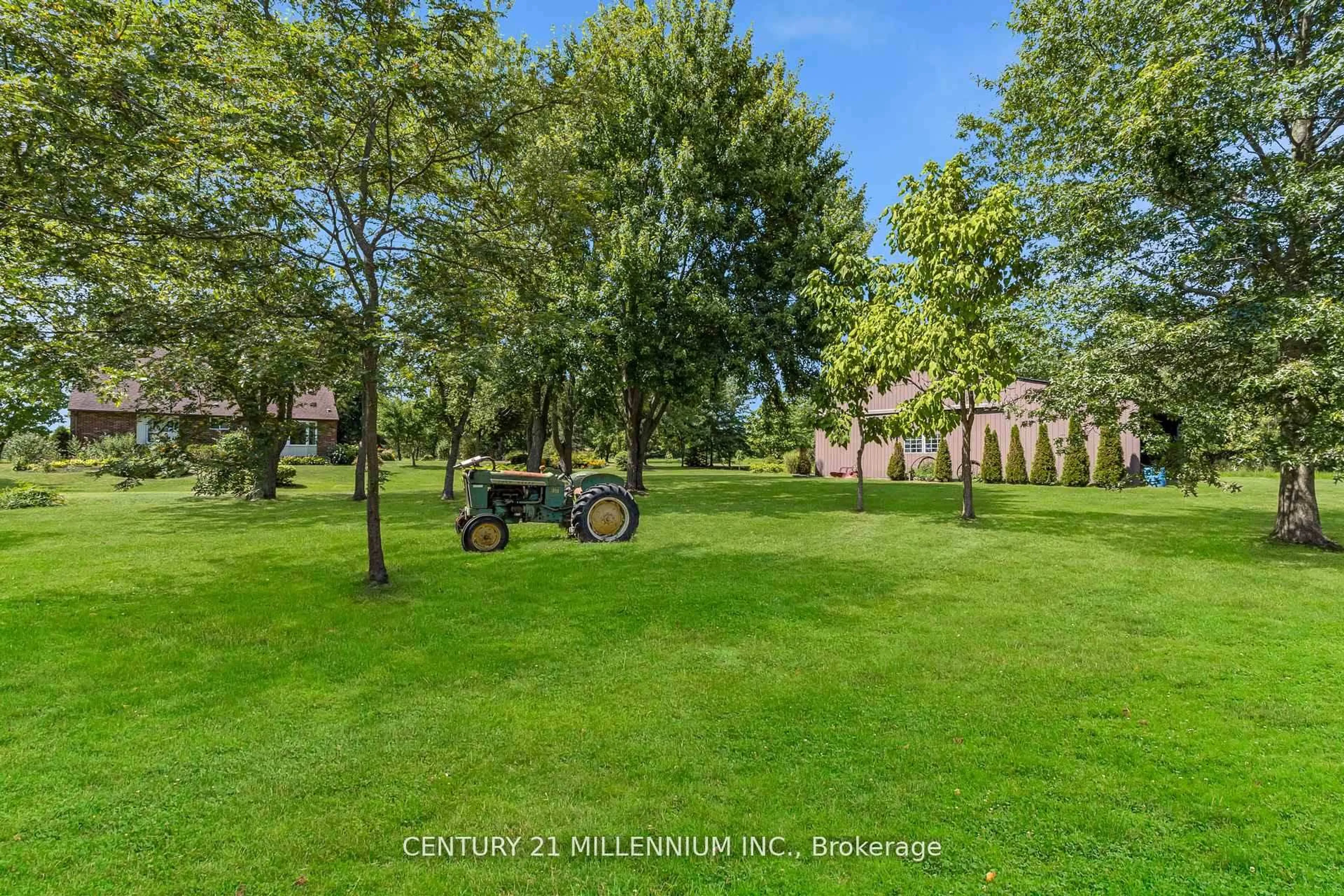 A pic from outside/outdoor area/front of a property/back of a property/a pic from drone, street for 40764 Forks Rd, Wainfleet Ontario L0S 1V0