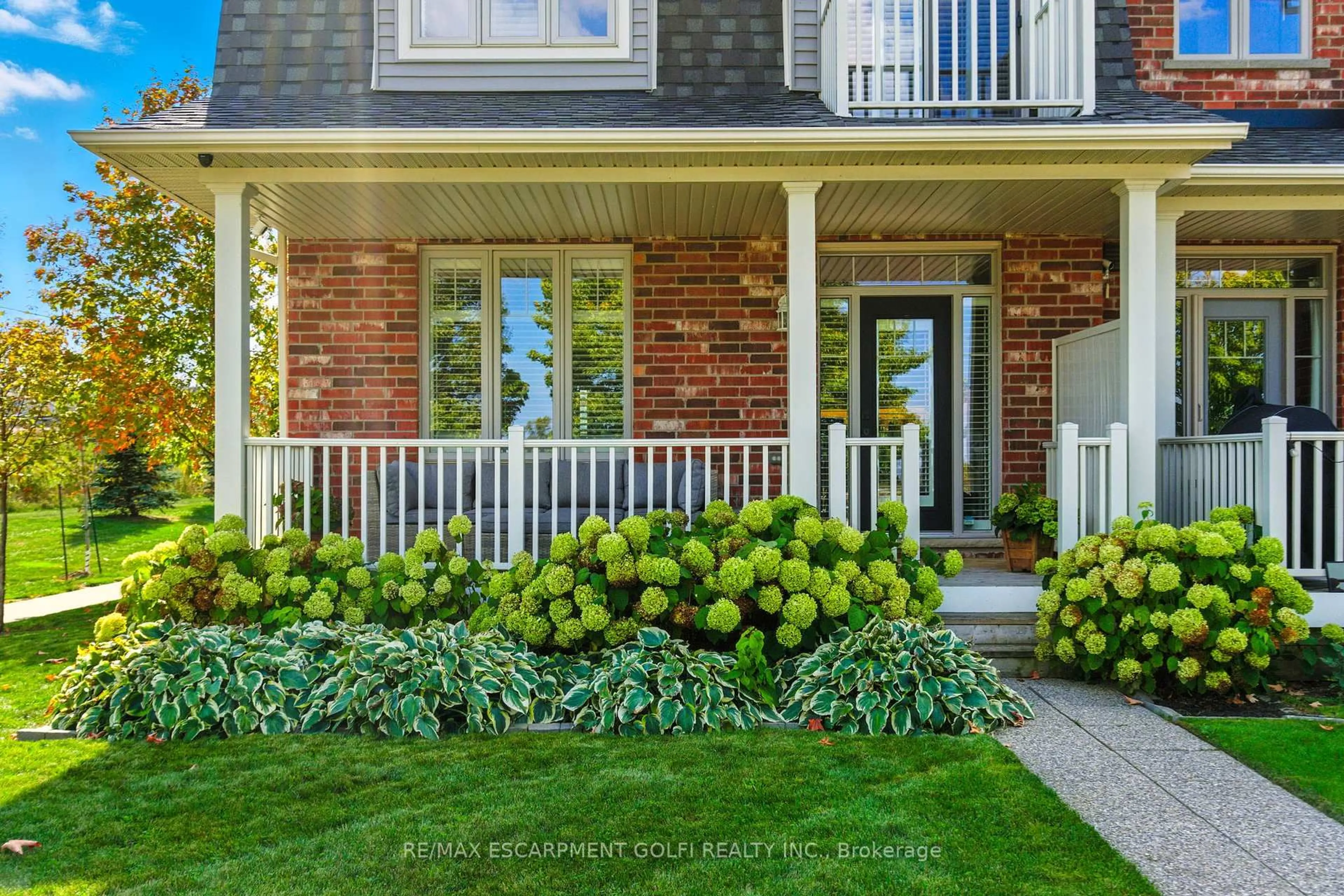 Home with brick exterior material, street for 70 Dunrobin Lane, Grimsby Ontario L3M 0H4