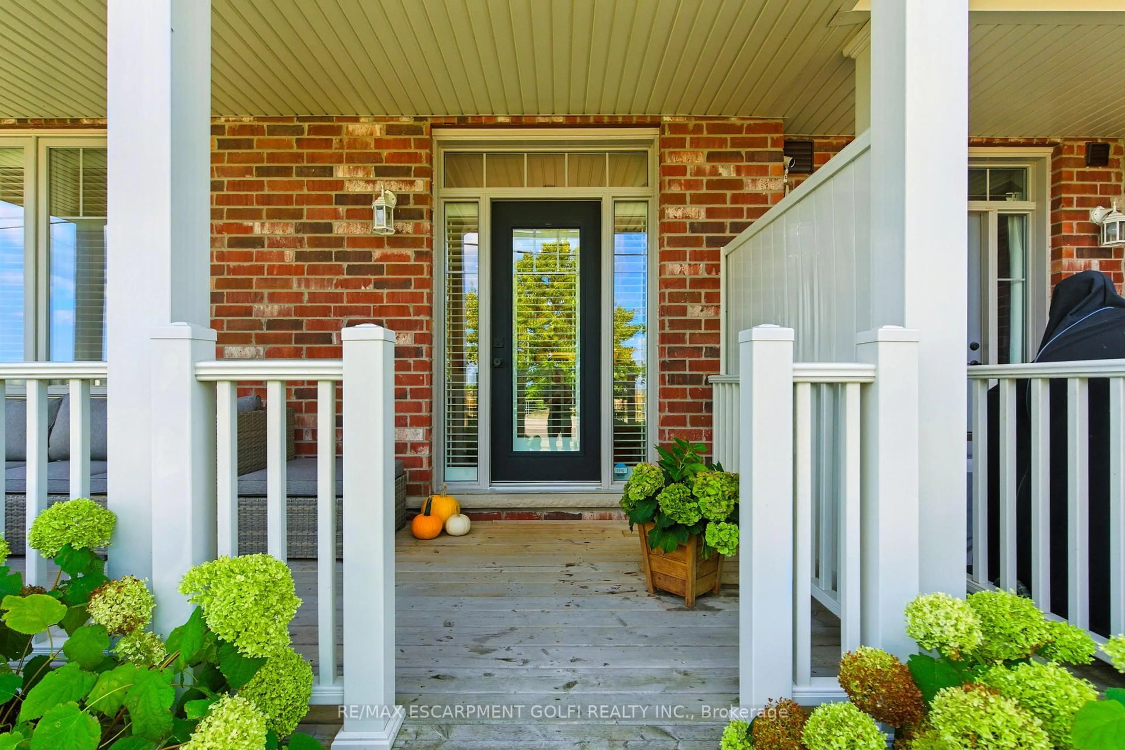 Unknown for 70 Dunrobin Lane, Grimsby Ontario L3M 0H4