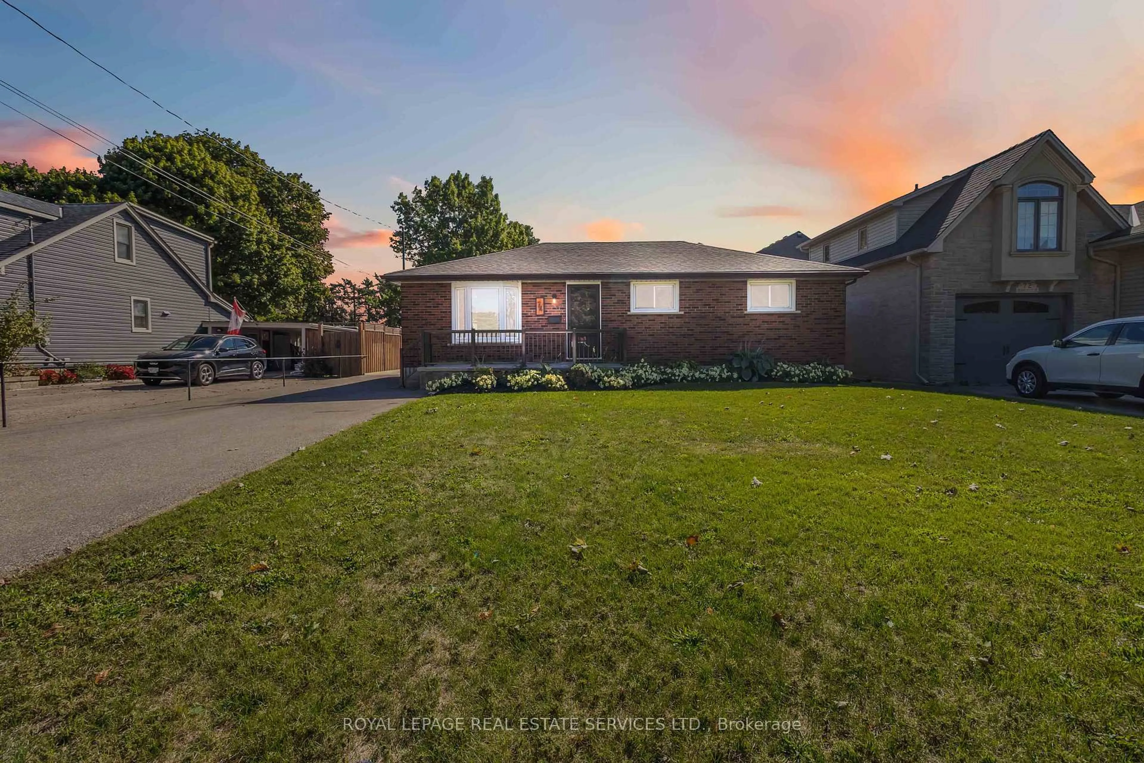 A pic from outside/outdoor area/front of a property/back of a property/a pic from drone, street for 74 Tranquility St, Brantford Ontario N3R 3H8