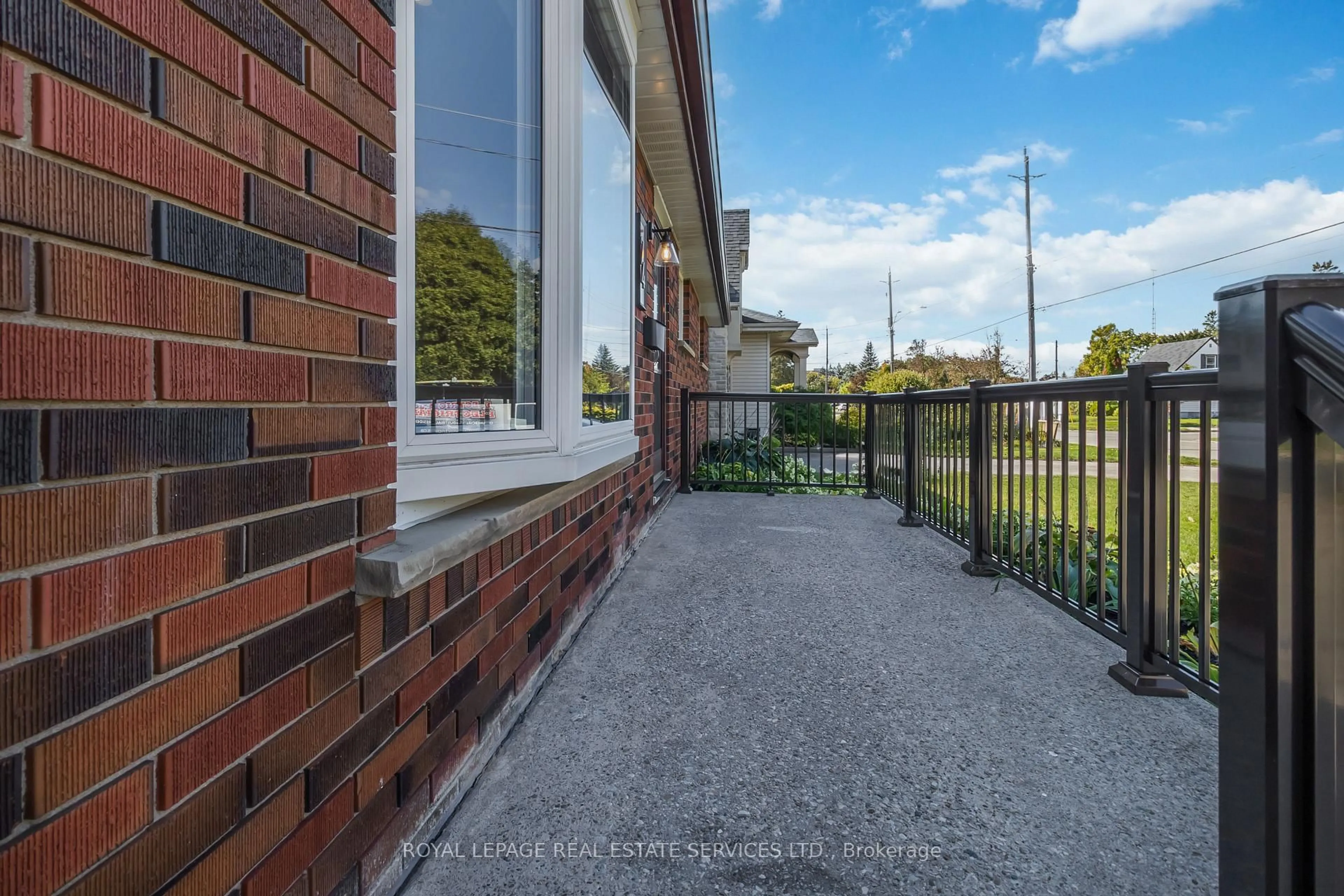 A pic from outside/outdoor area/front of a property/back of a property/a pic from drone, street for 74 Tranquility St, Brantford Ontario N3R 3H8